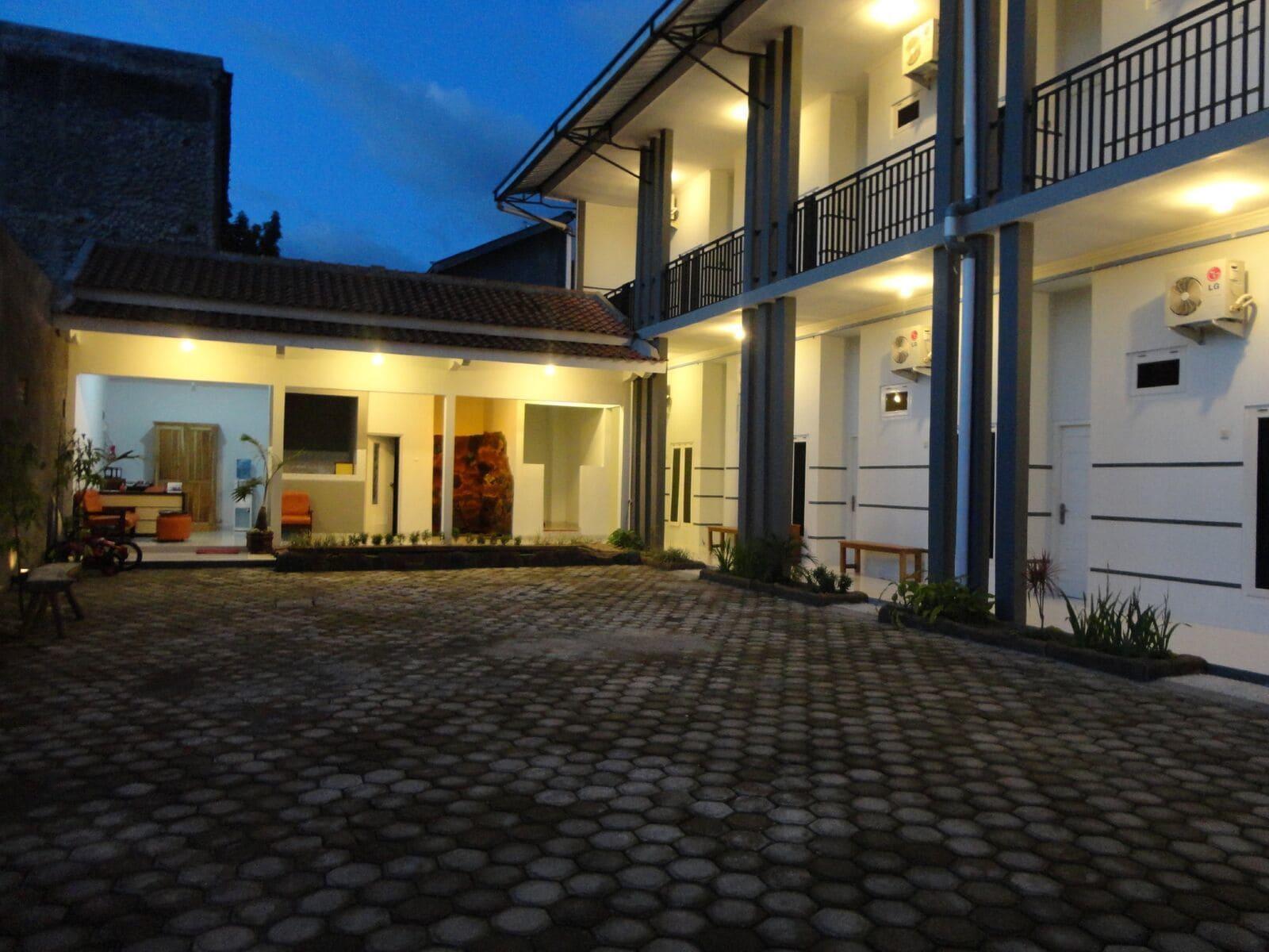 Varios Pendowo Huis Guest House