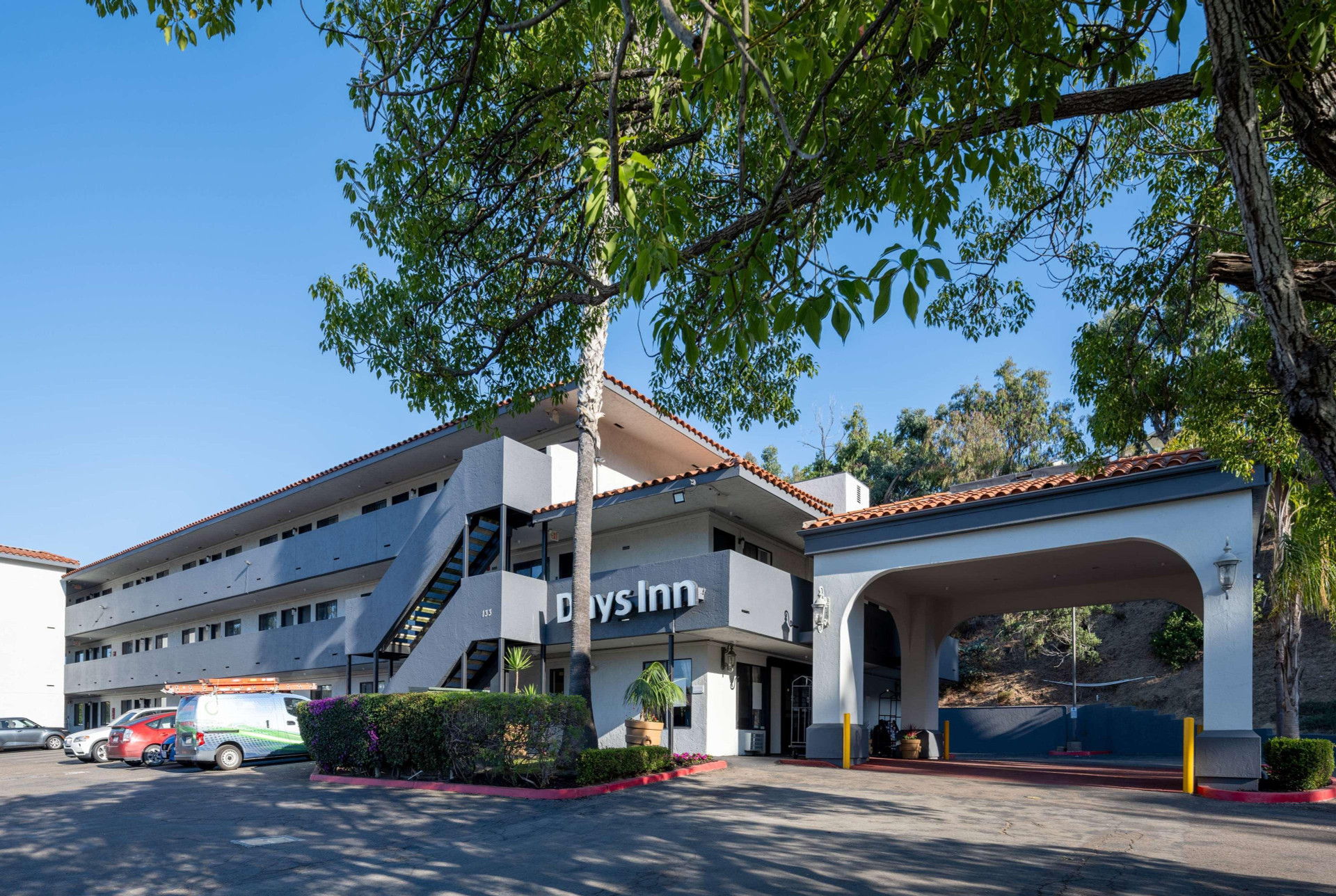 Vista Exterior Days Inn by Wyndham Encinitas Moonlight Beach