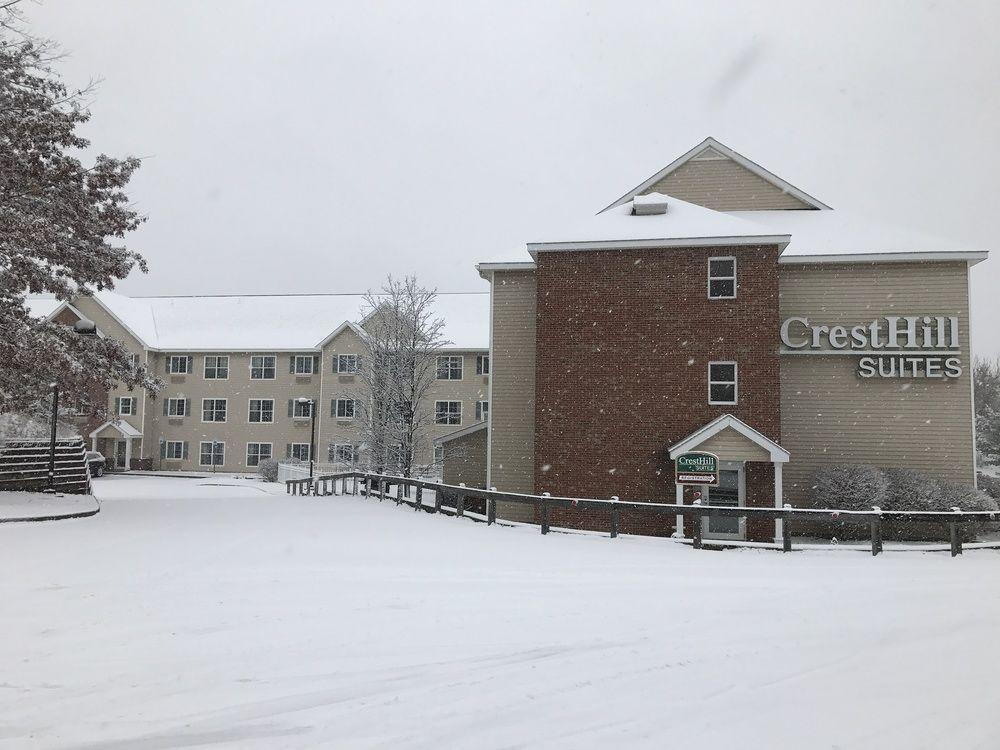 Vista Exterior CrestHill Suites Albany