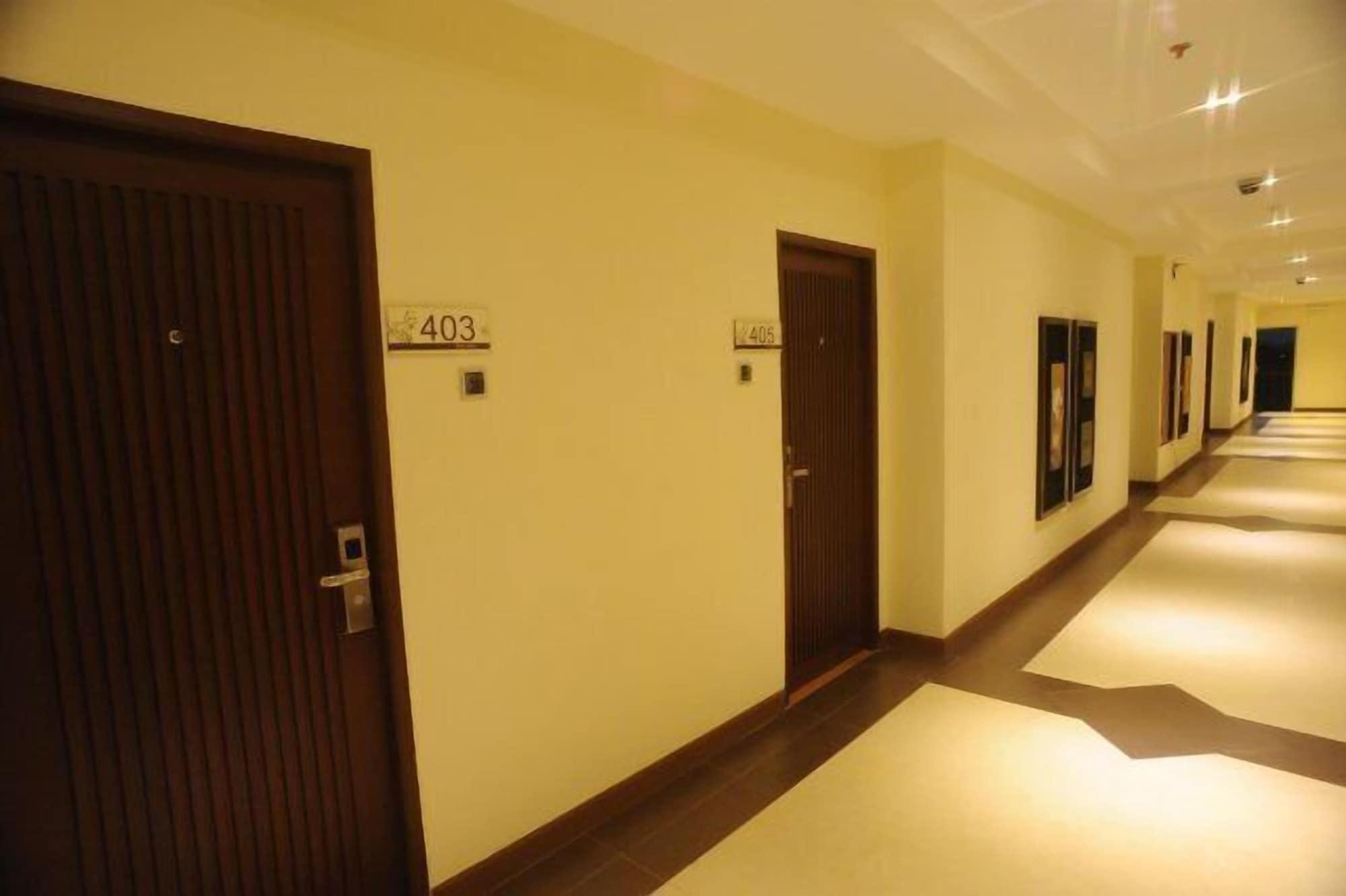 Varios Kitlada Hotel