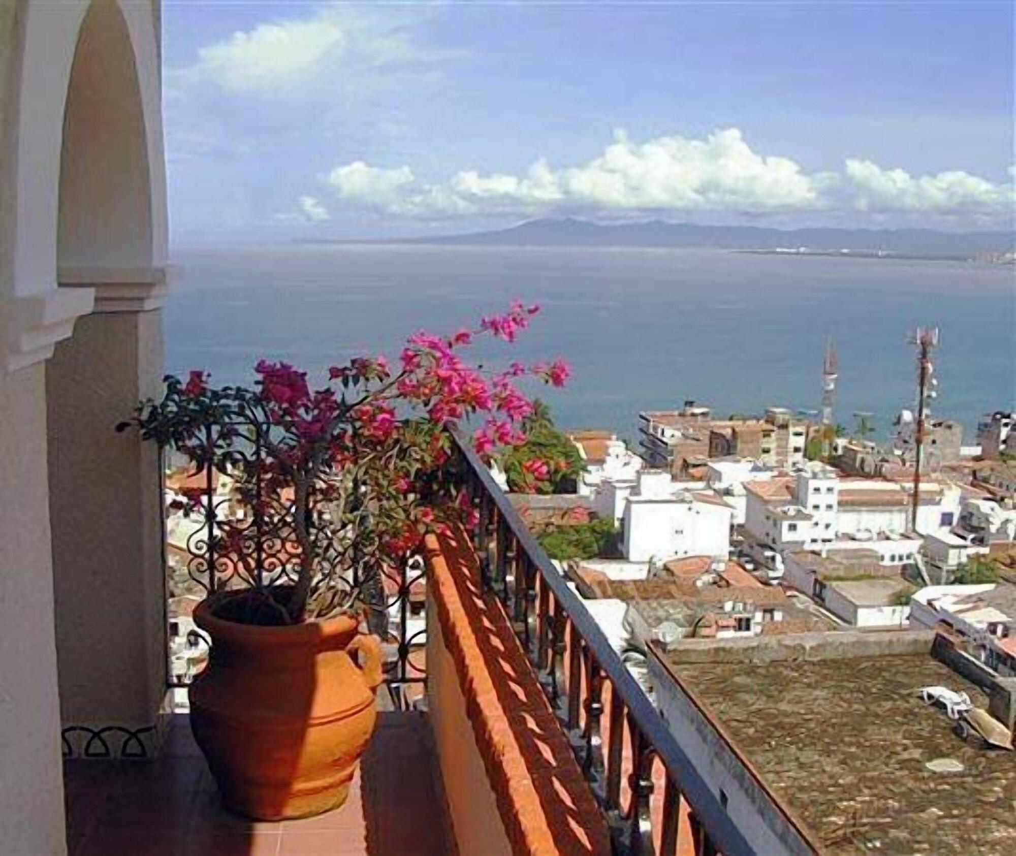 Varios Hotel Suites La Siesta