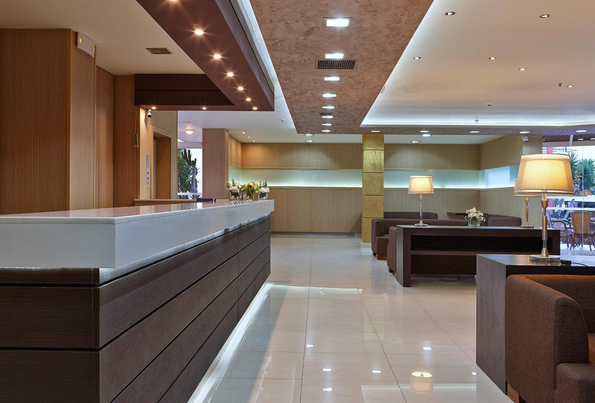 Vista Lobby St Constantin Hotel