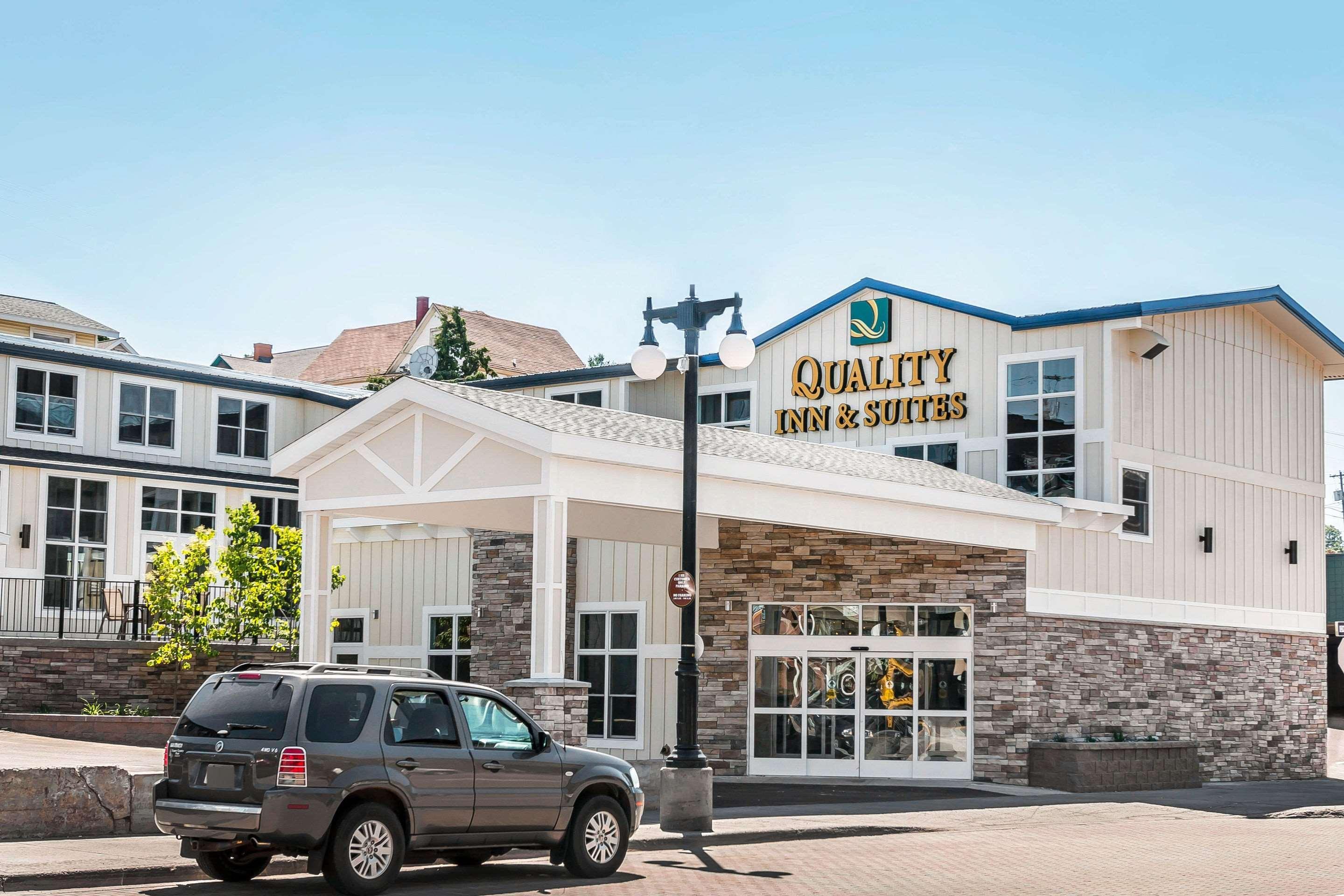 Vista Exterior Quality Inn & Suites Houghton Downtown