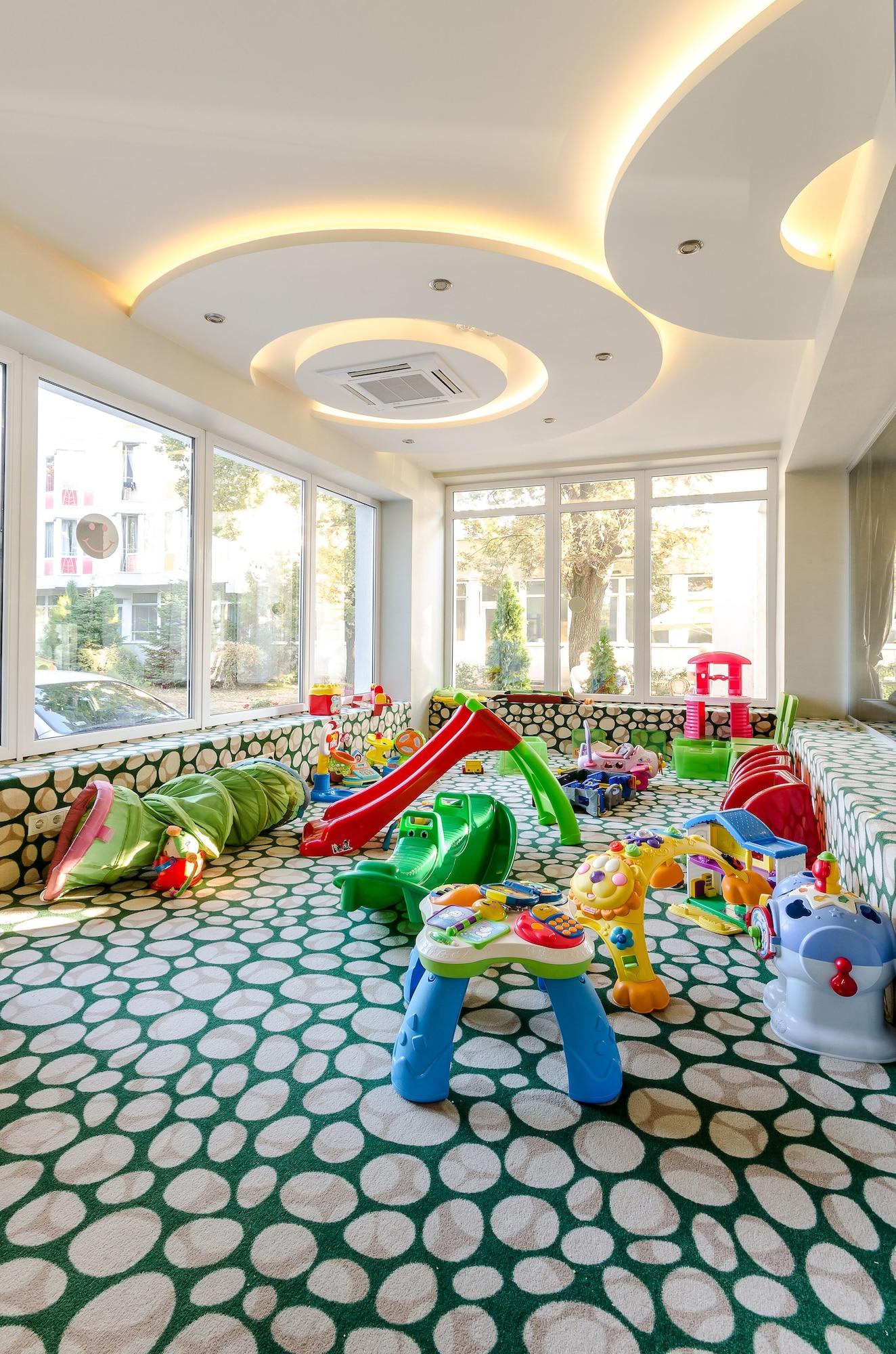 Instalaciones Recreativas Hotel Aurum Family