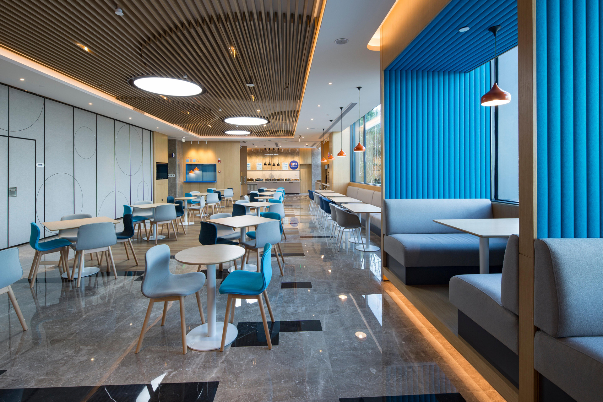 Restaurant Holiday Inn Express Shanghai Kangqiao by IHG
