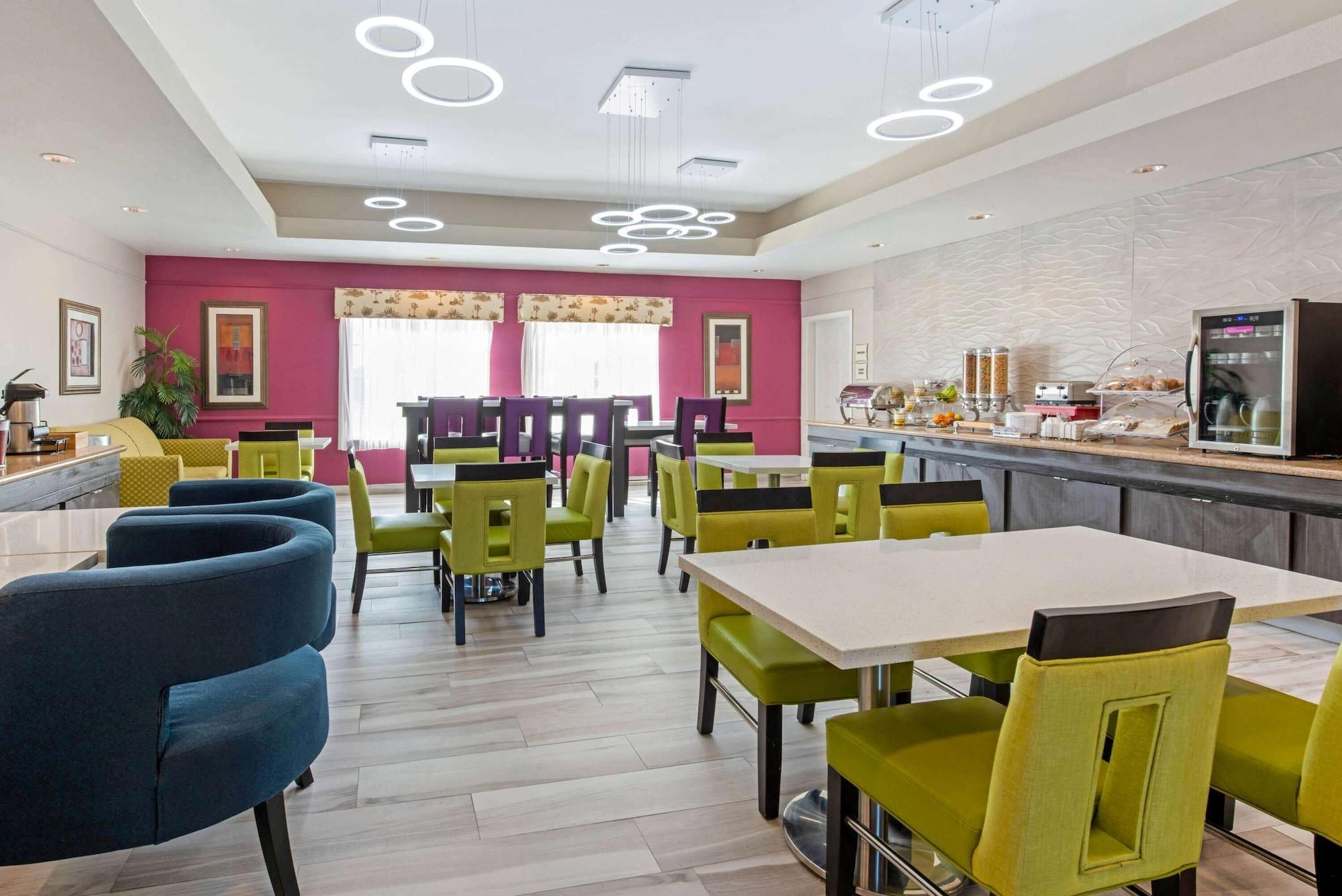 Restaurant La Quinta Inn & Suites by Wyndham Winnie
