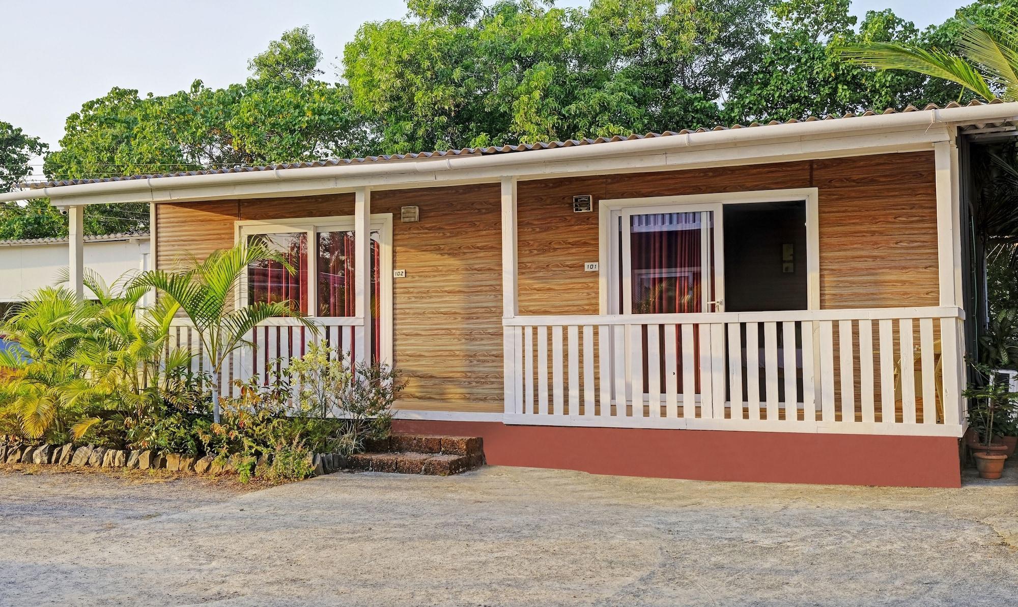 Habitación Treebo Trend Resorte Ferro
