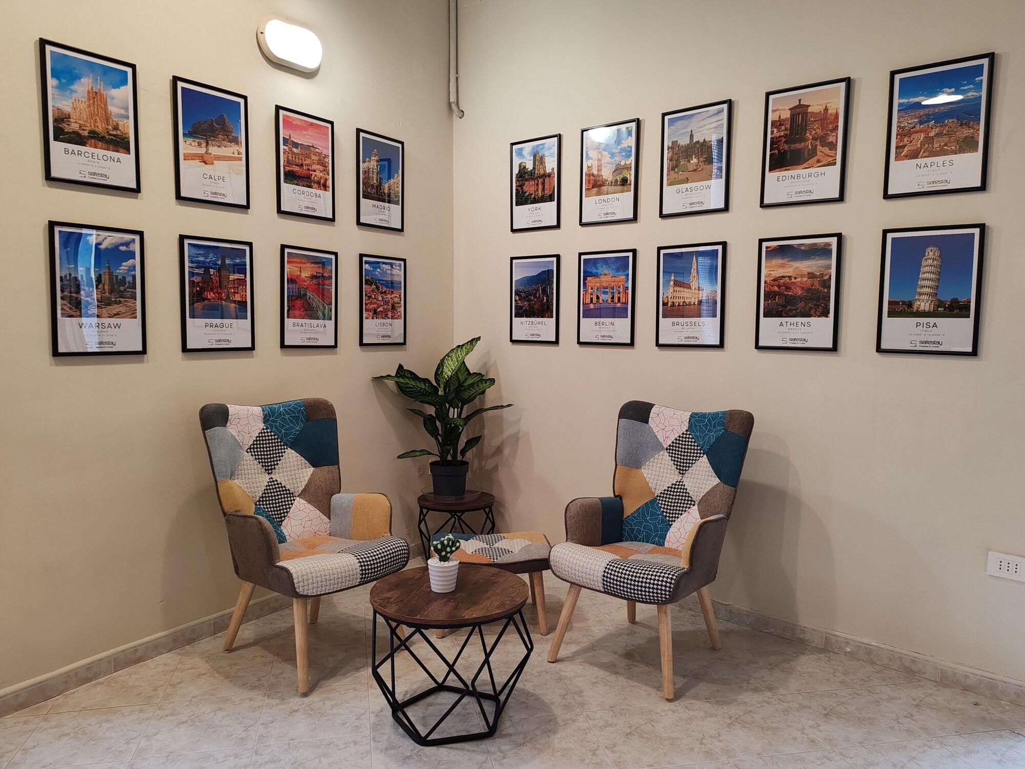 Vista Lobby Safestay Naples Materdei