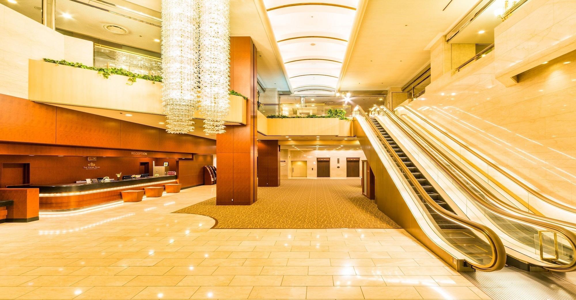 Vista Exterior The Crown Palais New Hankyu Kochi
