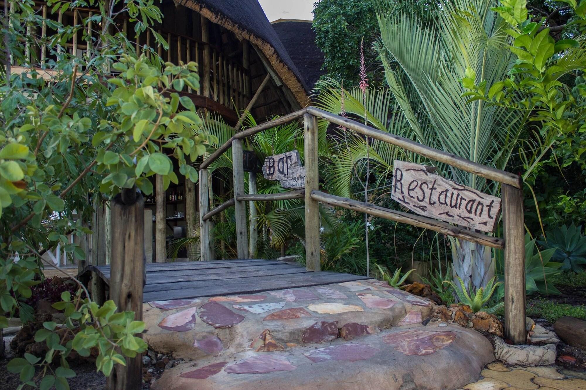 Restaurant Ikithe Luxury Resort By Mantis