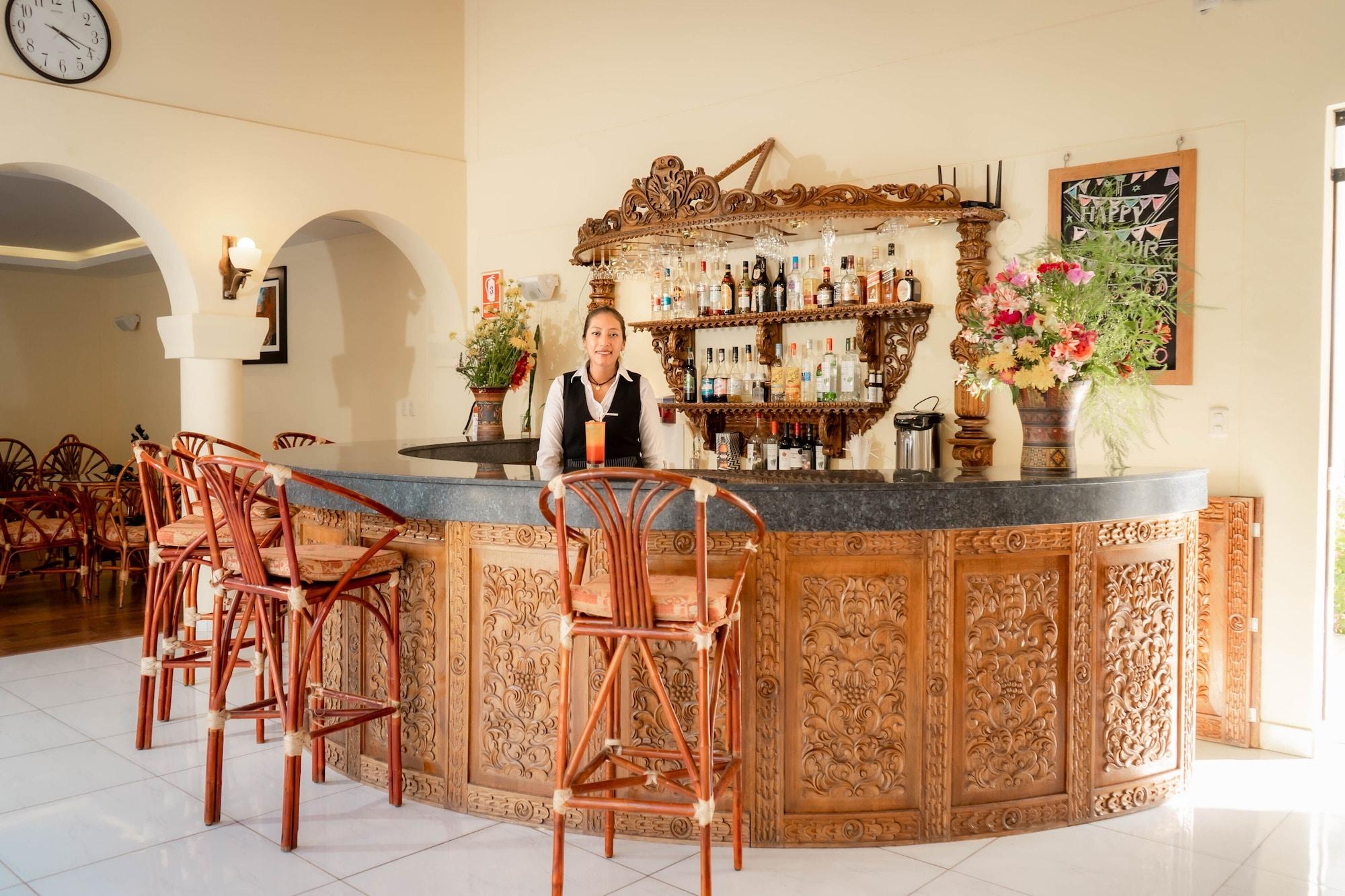 Bar/Salón Hotel Agustos Urubamba