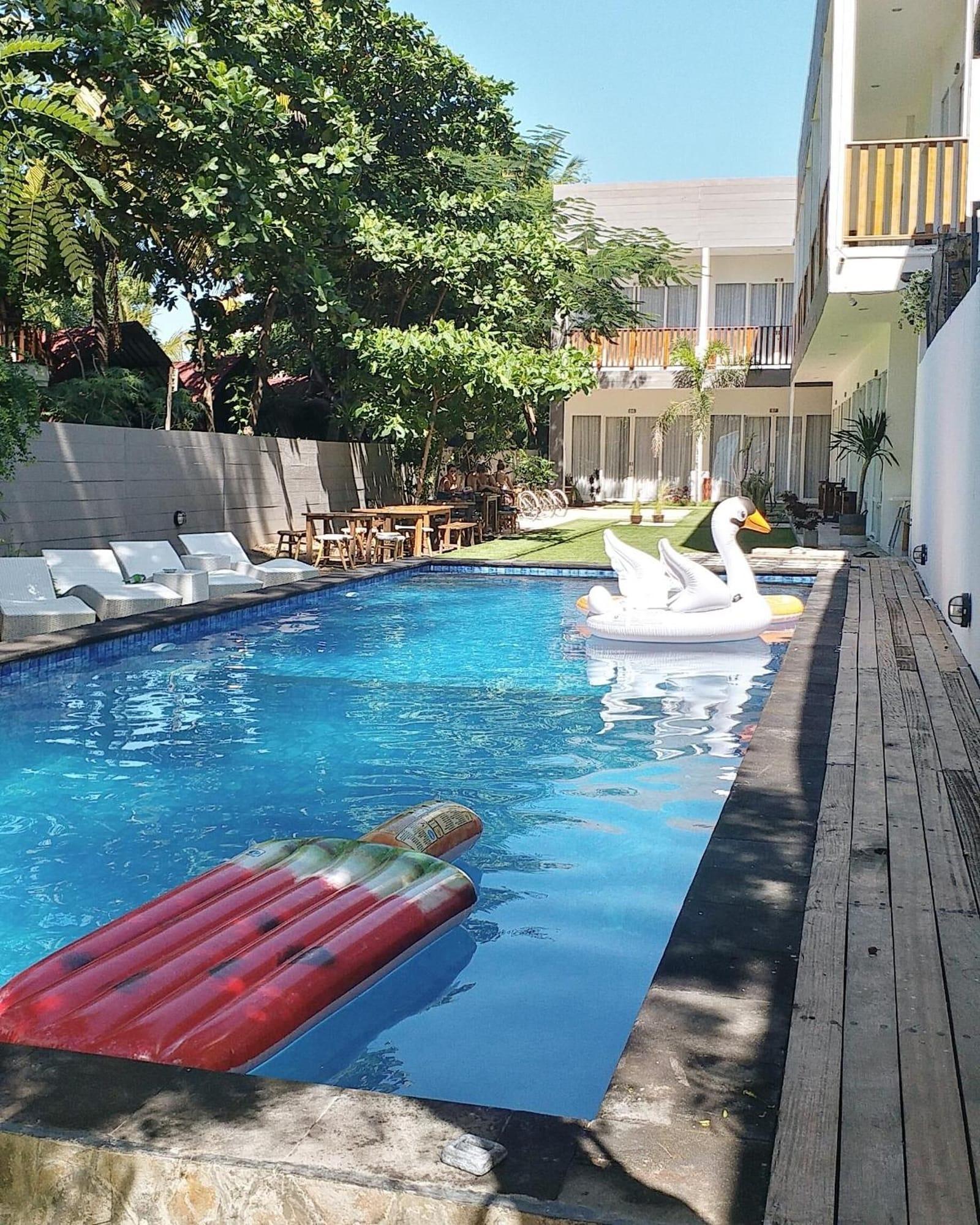 Vista Piscina Dejavu Hotel