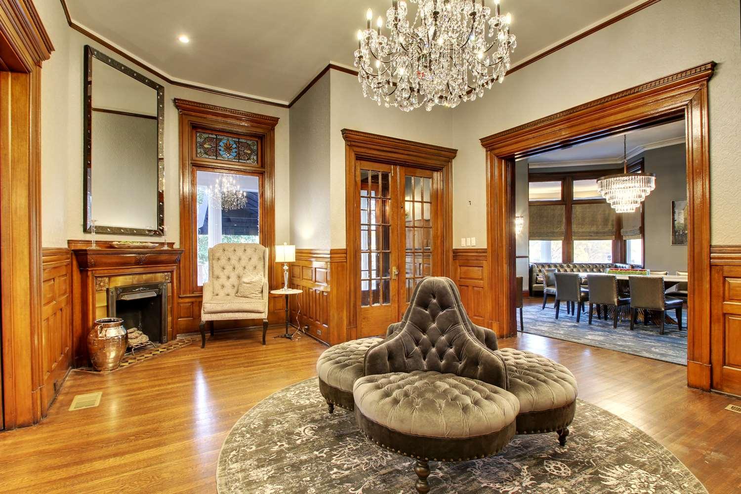 Vista Lobby Hotel Finial, BW Premier Collection