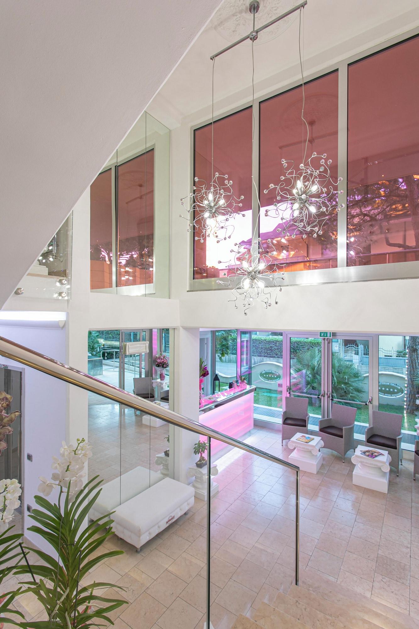 Vista Lobby Paradiso Hotel Bovelacci