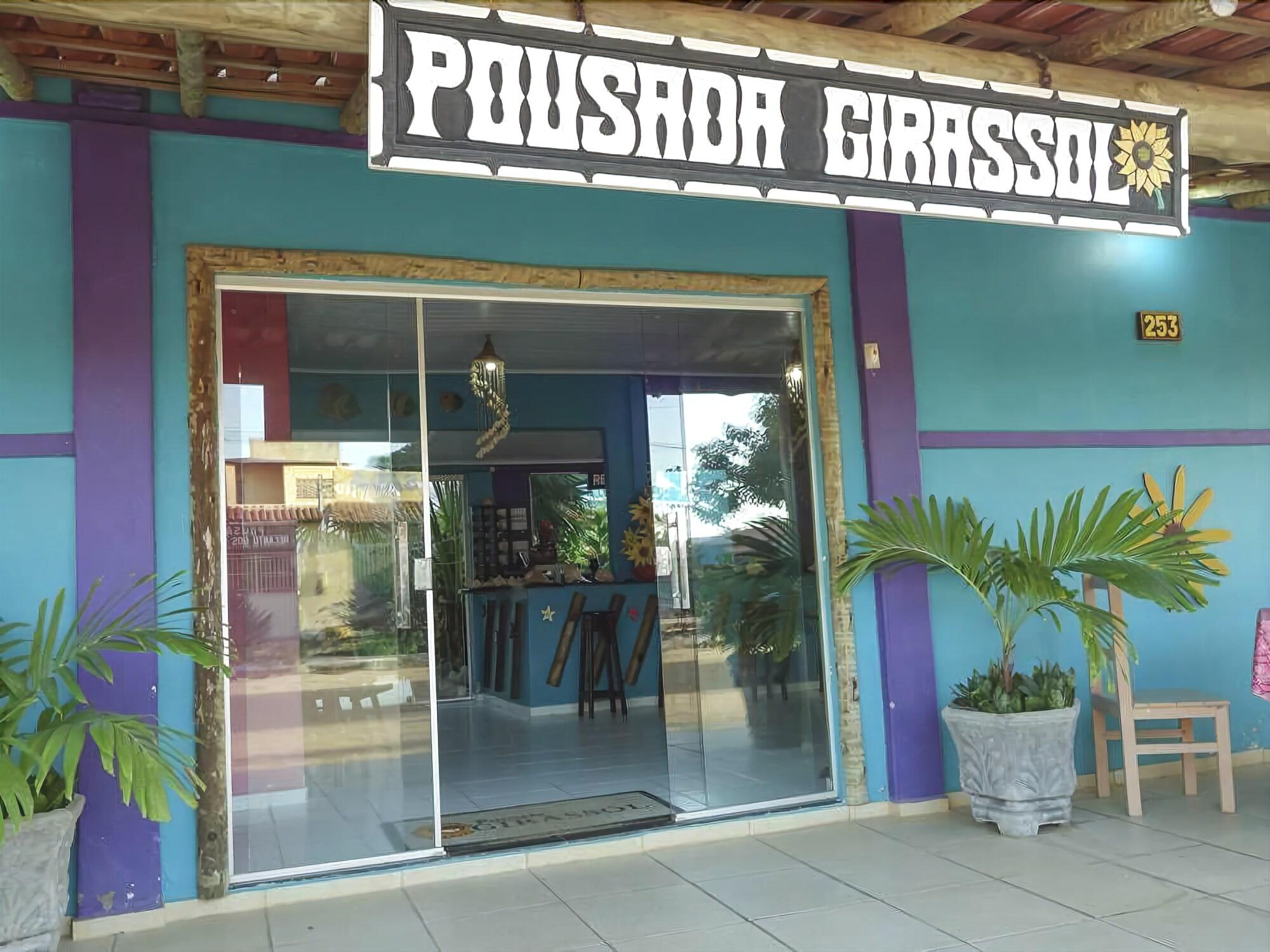 Vista Exterior Pousada Girassol