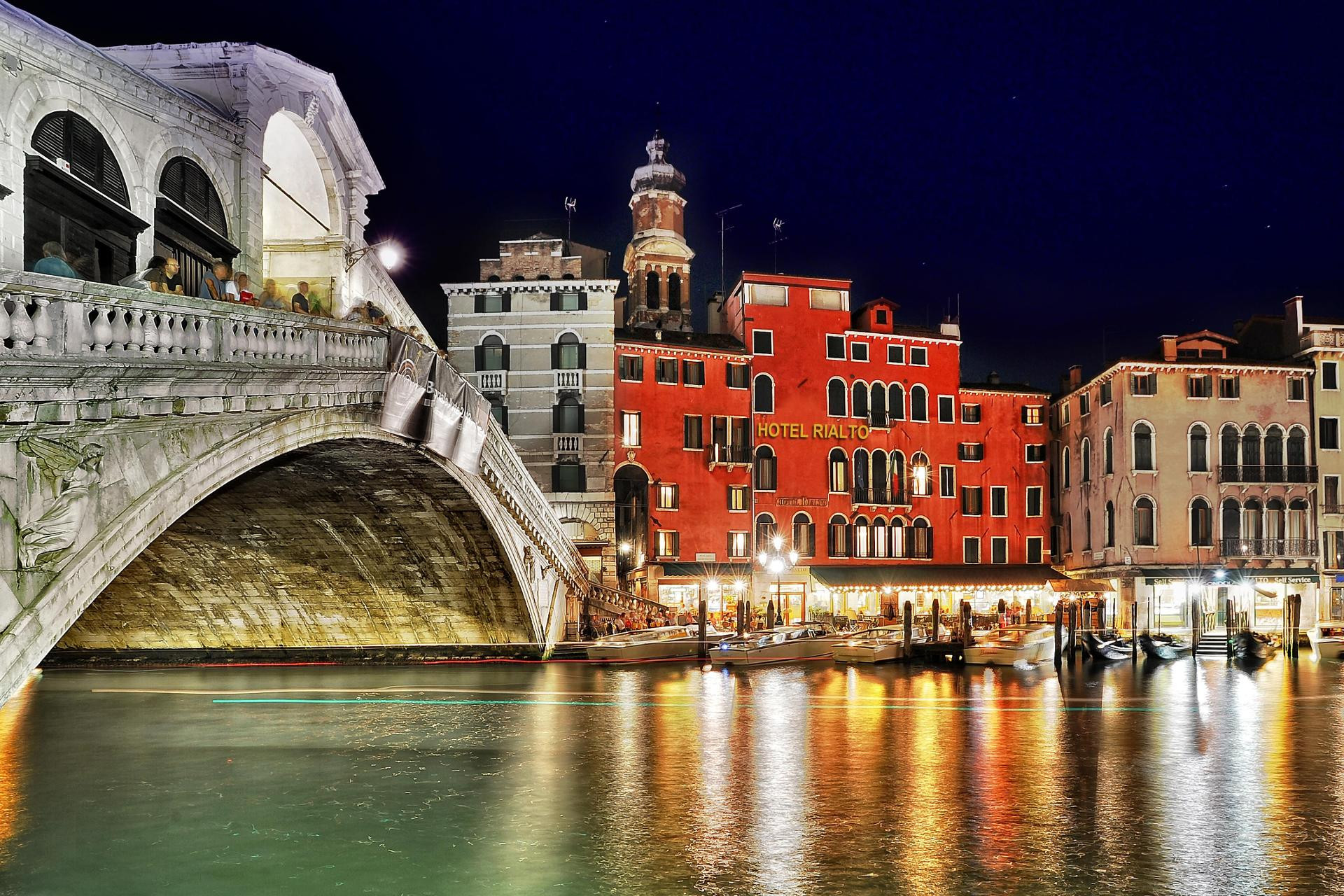 Vista Exterior Hotel Rialto