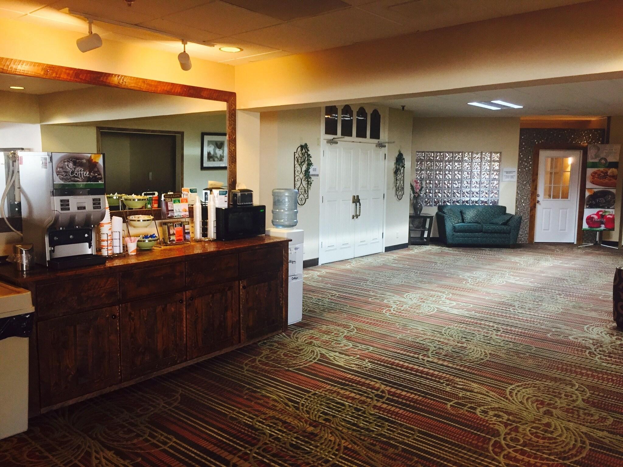 Bar/Salón Studio 6 Suites Butte, MT – I-90 / I-15