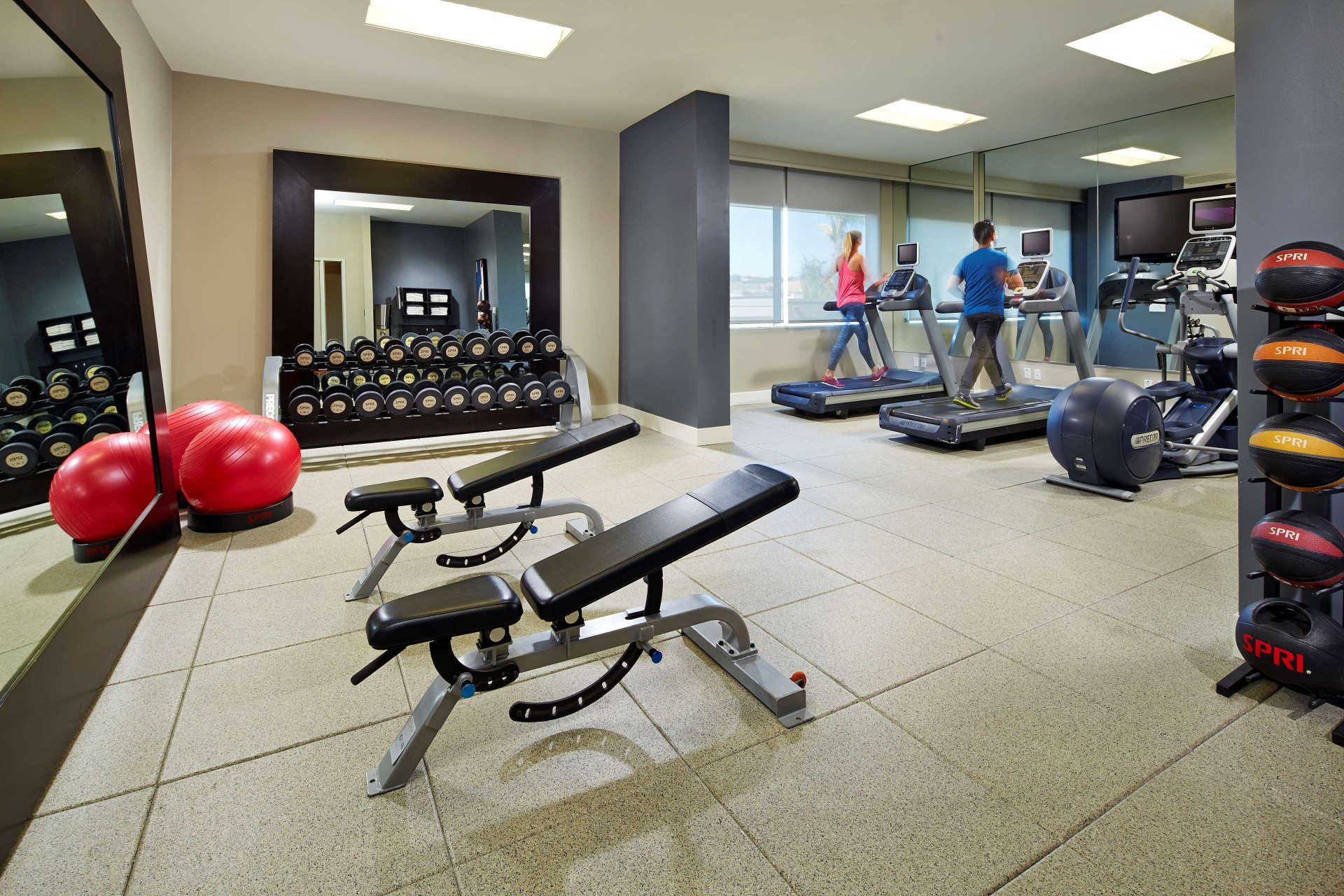 Gimnasio Hilton San Diego Mission Valley