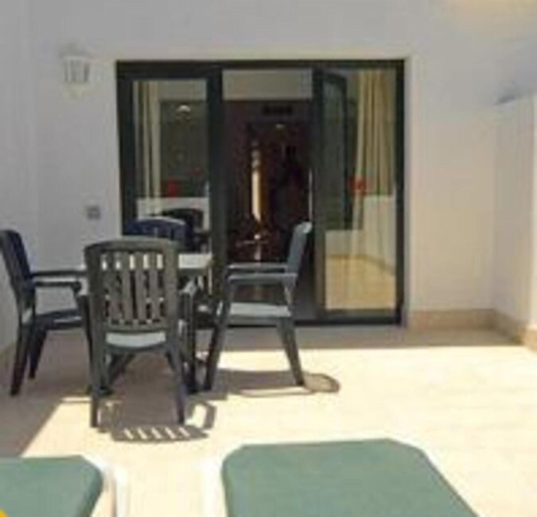 Varios Erika Apartments
