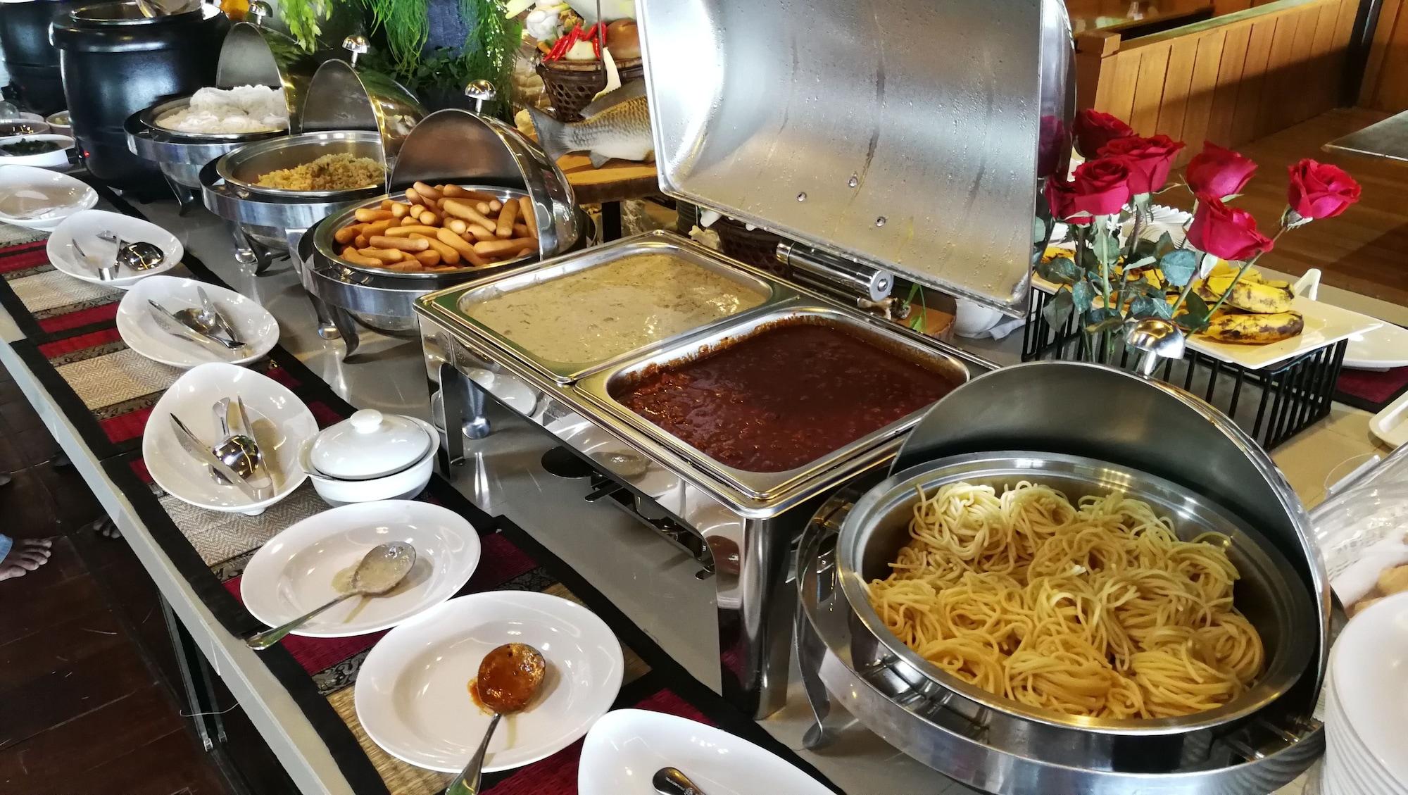 Restaurant Victoria Cliff Nyaung Oo Phee Island