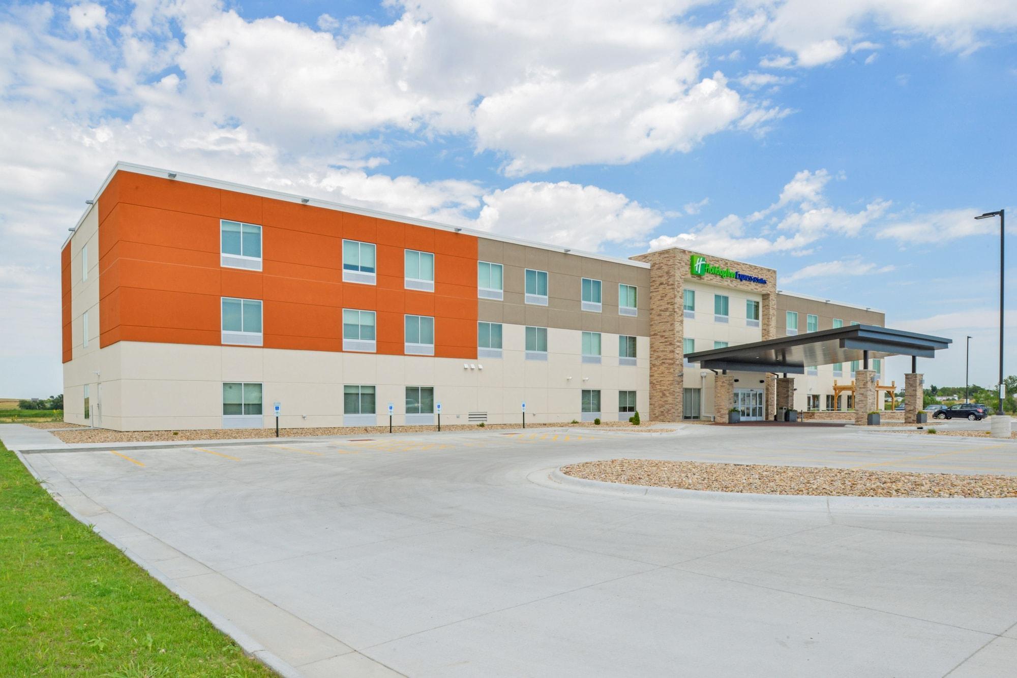 Vista Exterior Holiday Inn Express & Suites Chadron by IHG