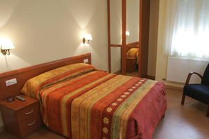 Alojamiento - Hostal Hispanico II