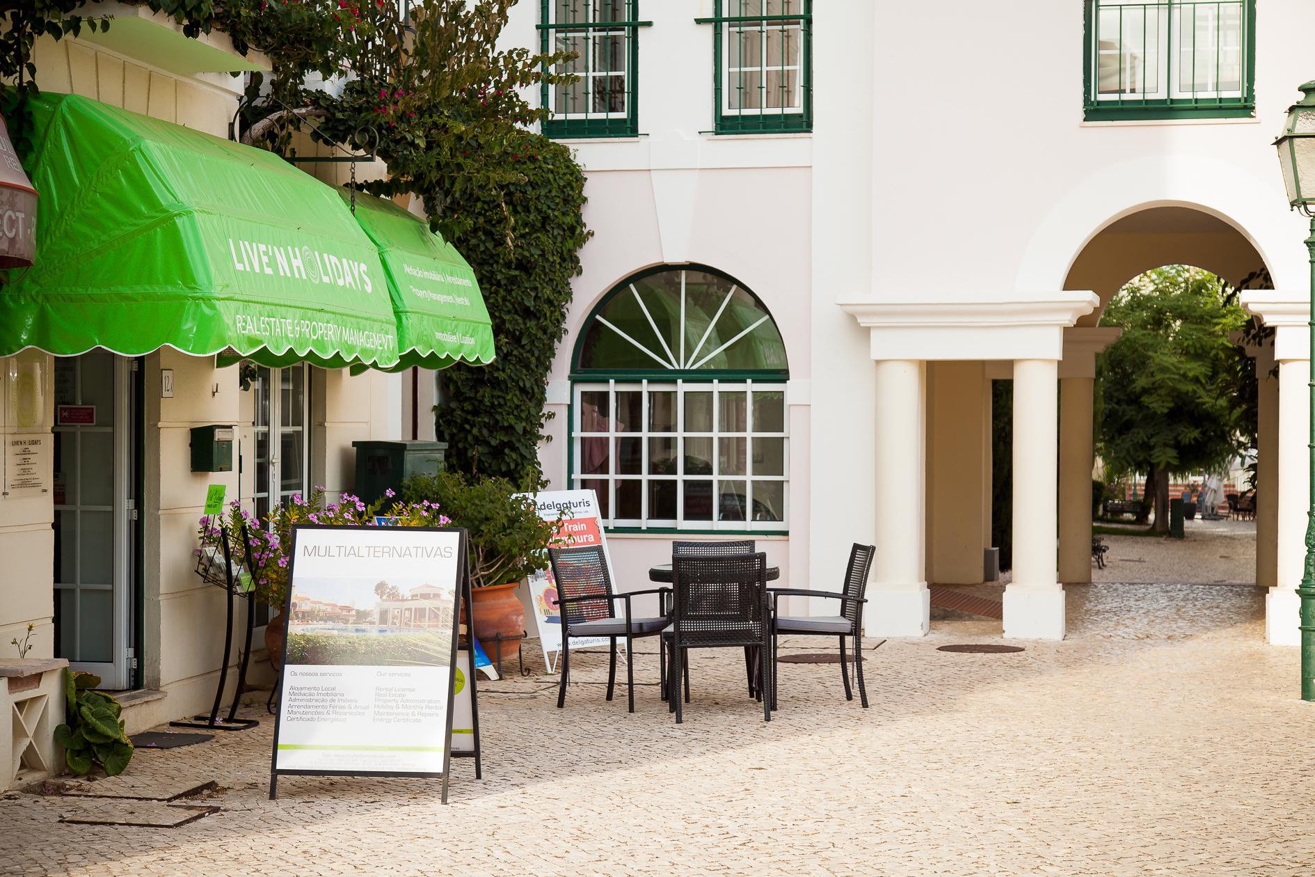 Vista Lobby Old Village & Prestige