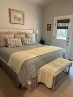Alquiler Vacacional - Charming 2-bedroom cottage! Walk to Dtwn Woodstock! Pet friendly!