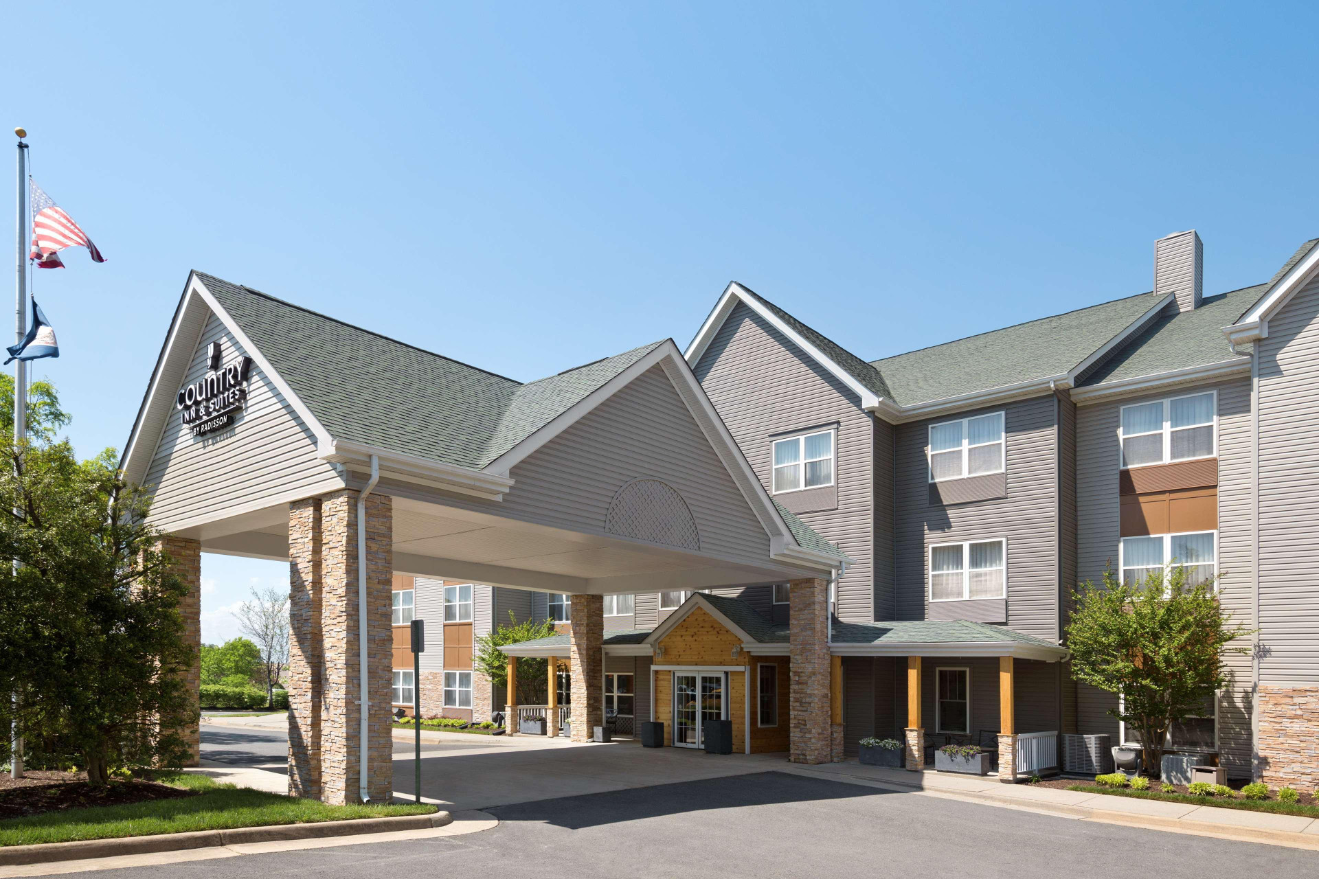 Vista Exterior Country Inn & Suites by Radisson, Washington Dulles International Airport, VA