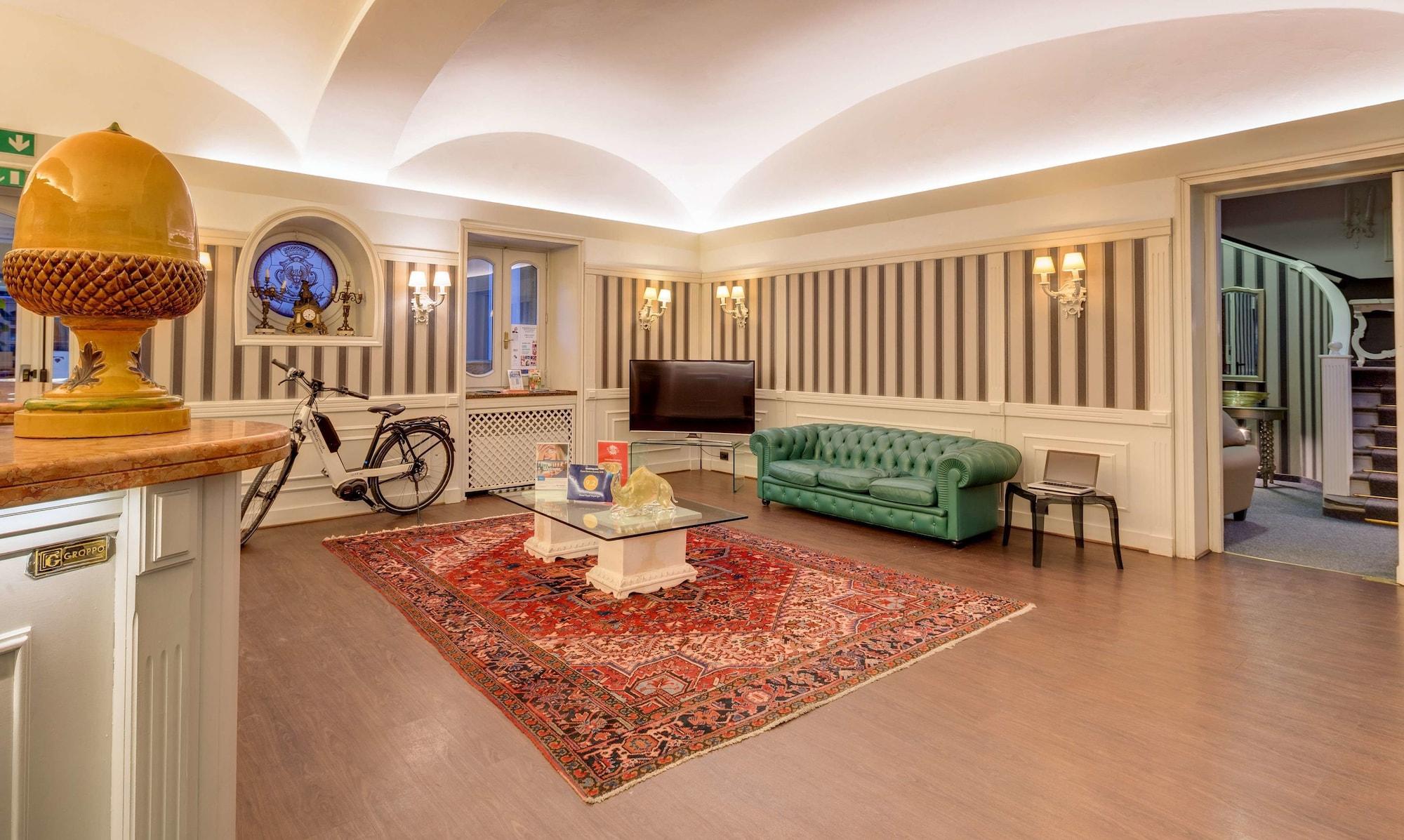 Vista Lobby Best Western Plus Royal Superga Hotel