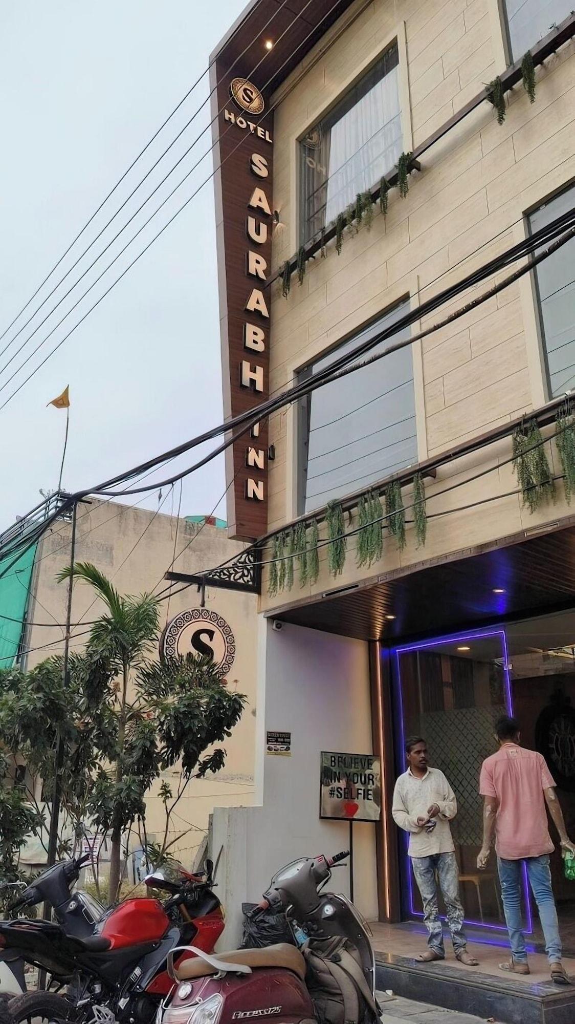 Vista Exterior Hotel Saurabh Inn