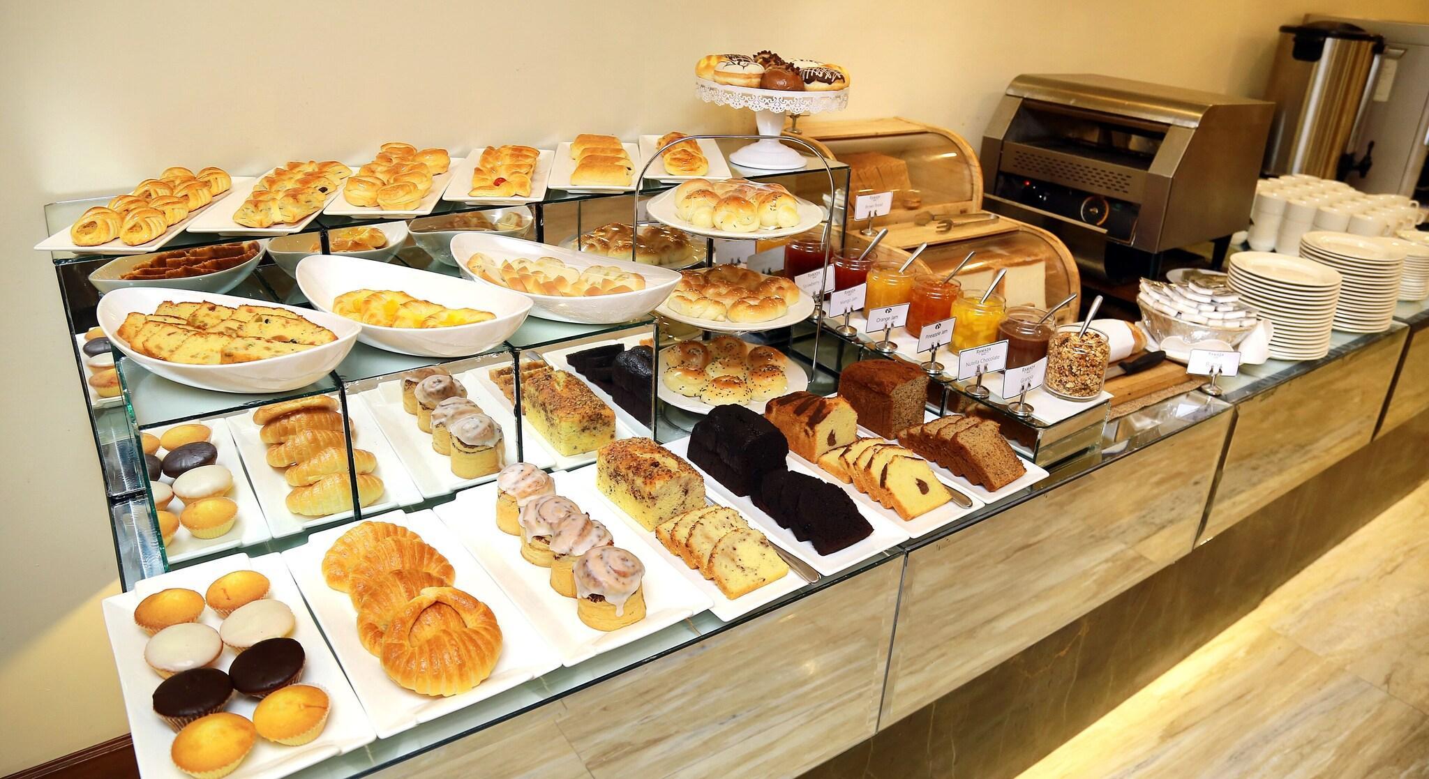 Restaurant Ramada by Wyndham Multan