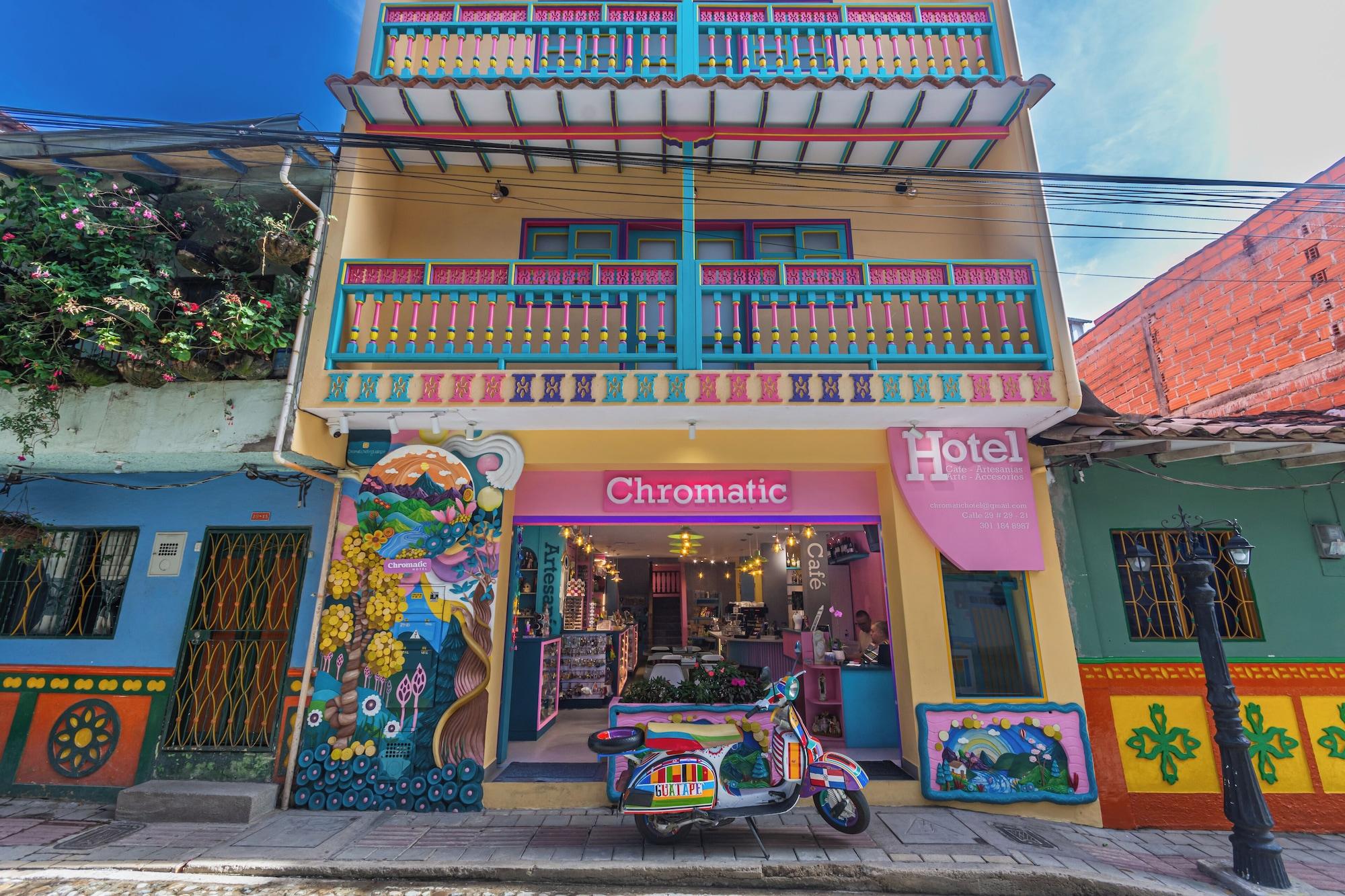 Vista Exterior Hotel Chromatic