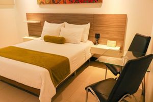 Alojamiento - Loyds Hotel
