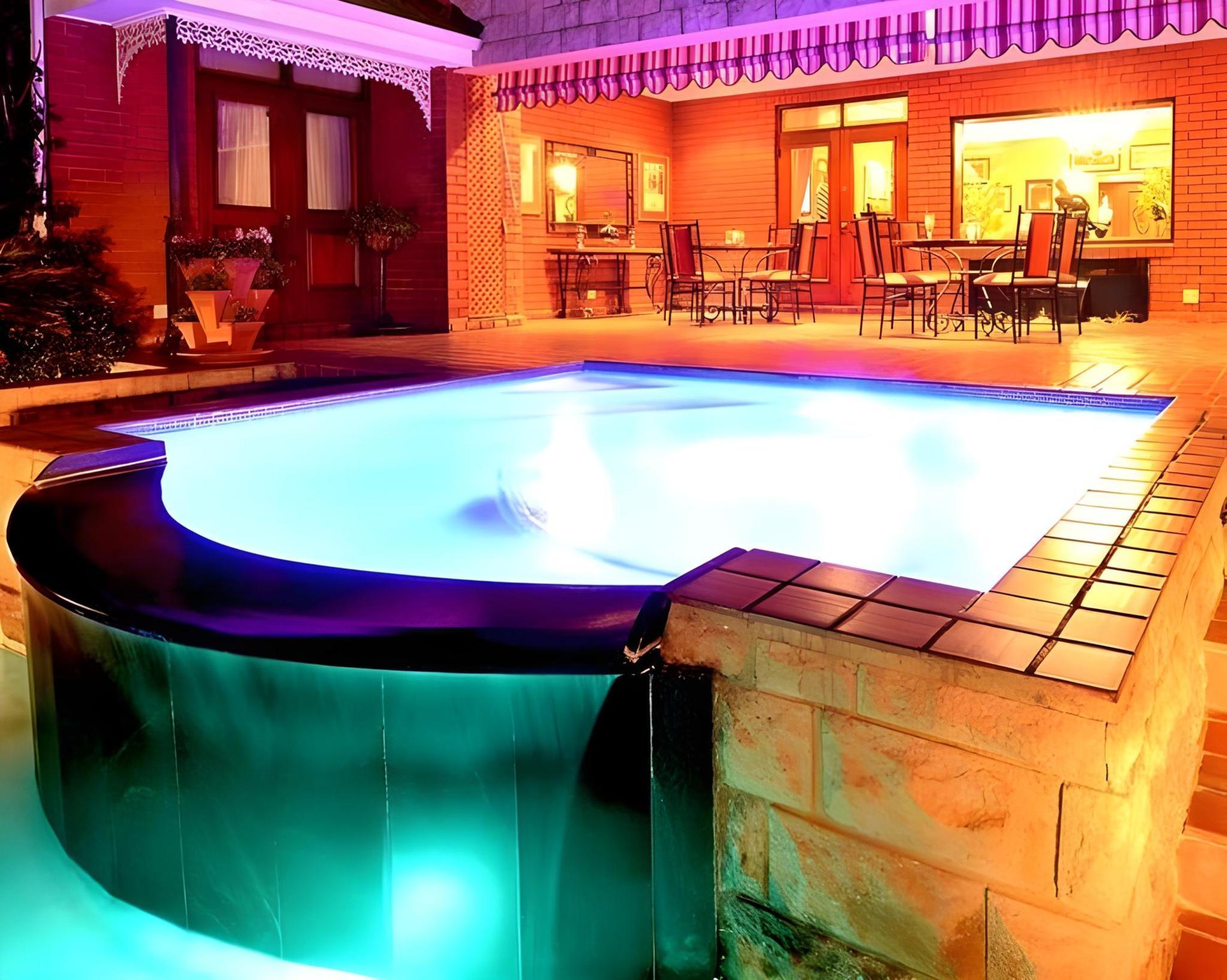 Vista Piscina The Woodpecker Inn