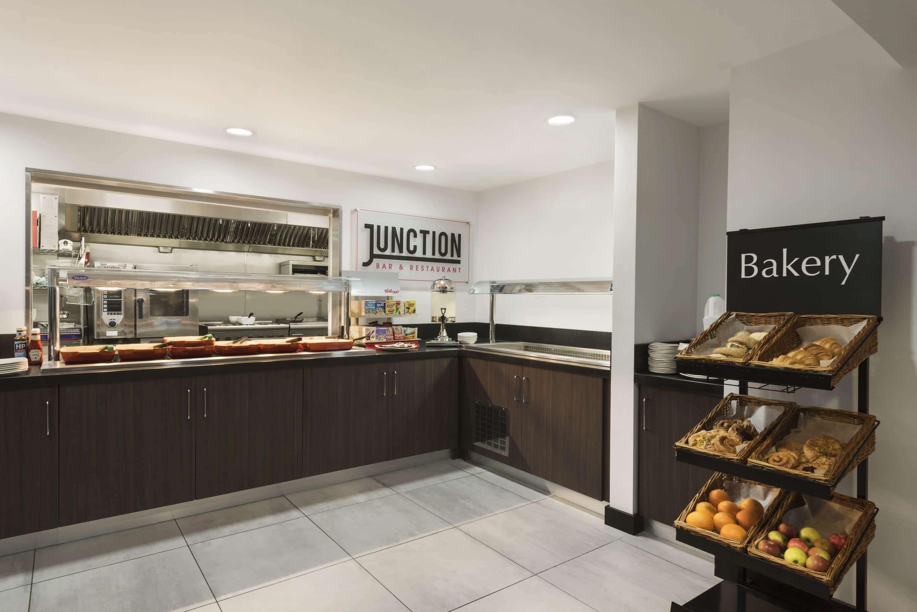 Restaurant Ramada by Wyndham Cambridge