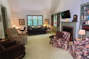 Alquiler Vacacional - Waterfront Cottage w/Fireplace near Skiing and Lake George
