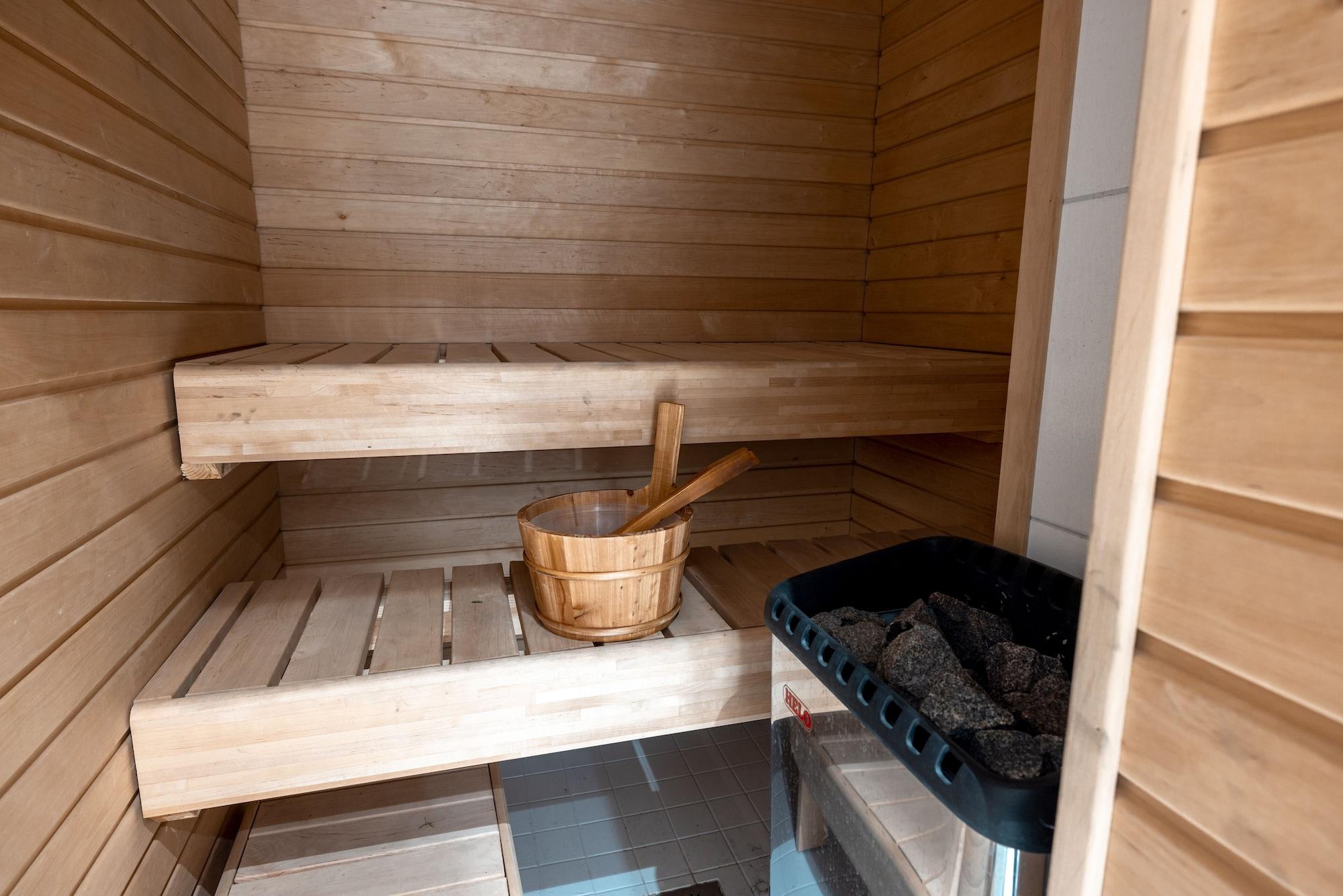 Spa 2ndhomes Modern 1BR Home w Sauna&Balcony
