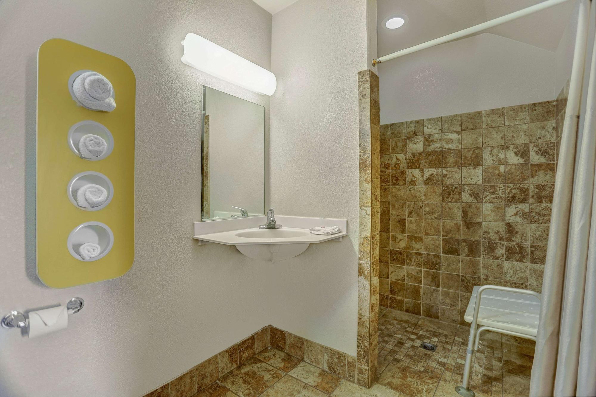 Equipamiento de Habitación Motel 6 Fresno, CA - Belmont Ave