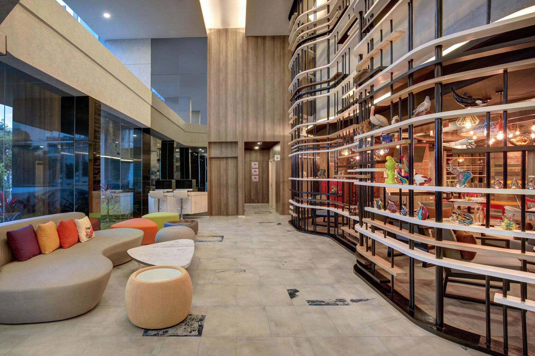 Vista Lobby ibis Styles Makassar Sam Ratulangi