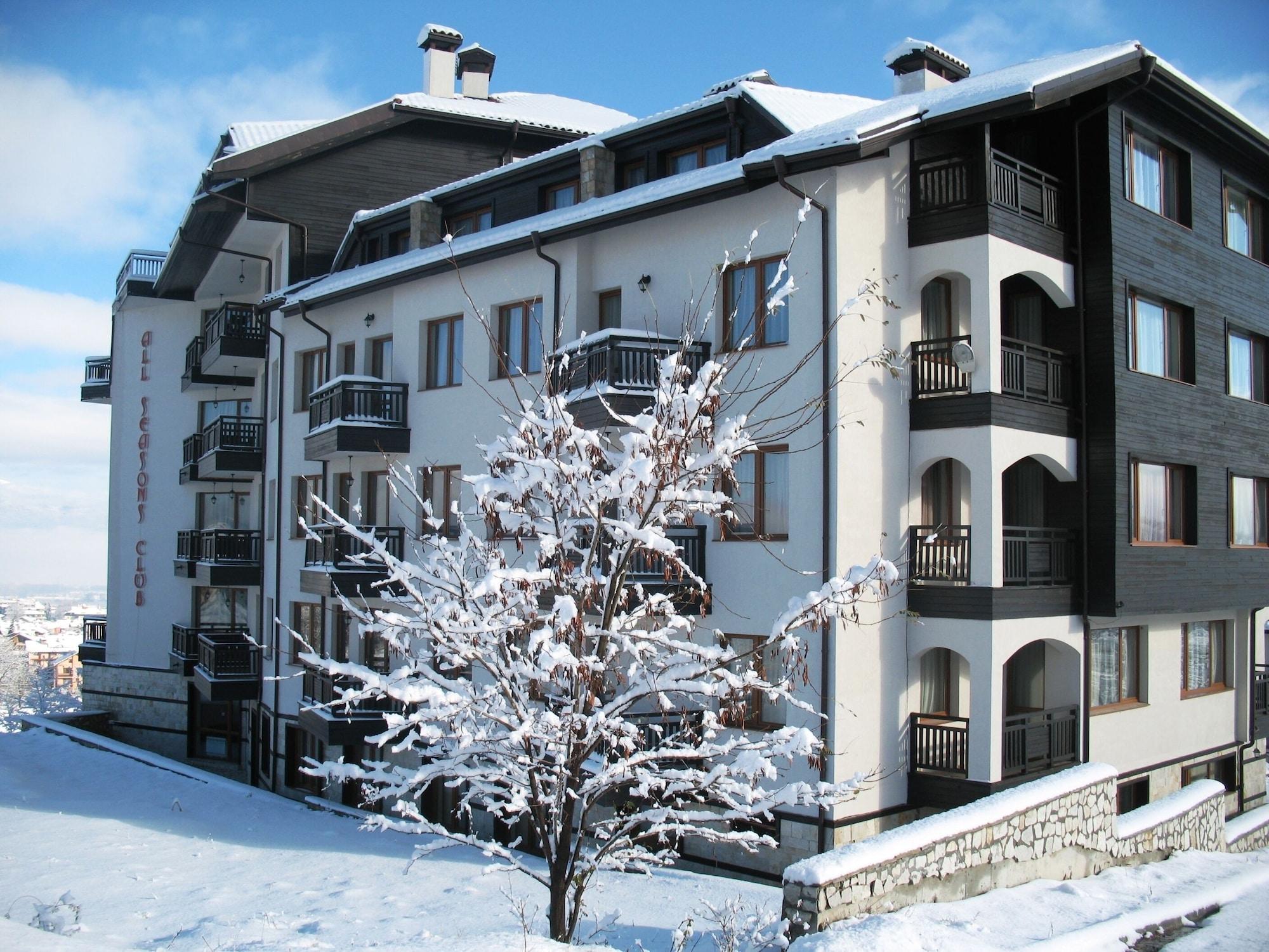 Vista Exterior All Seasons Club