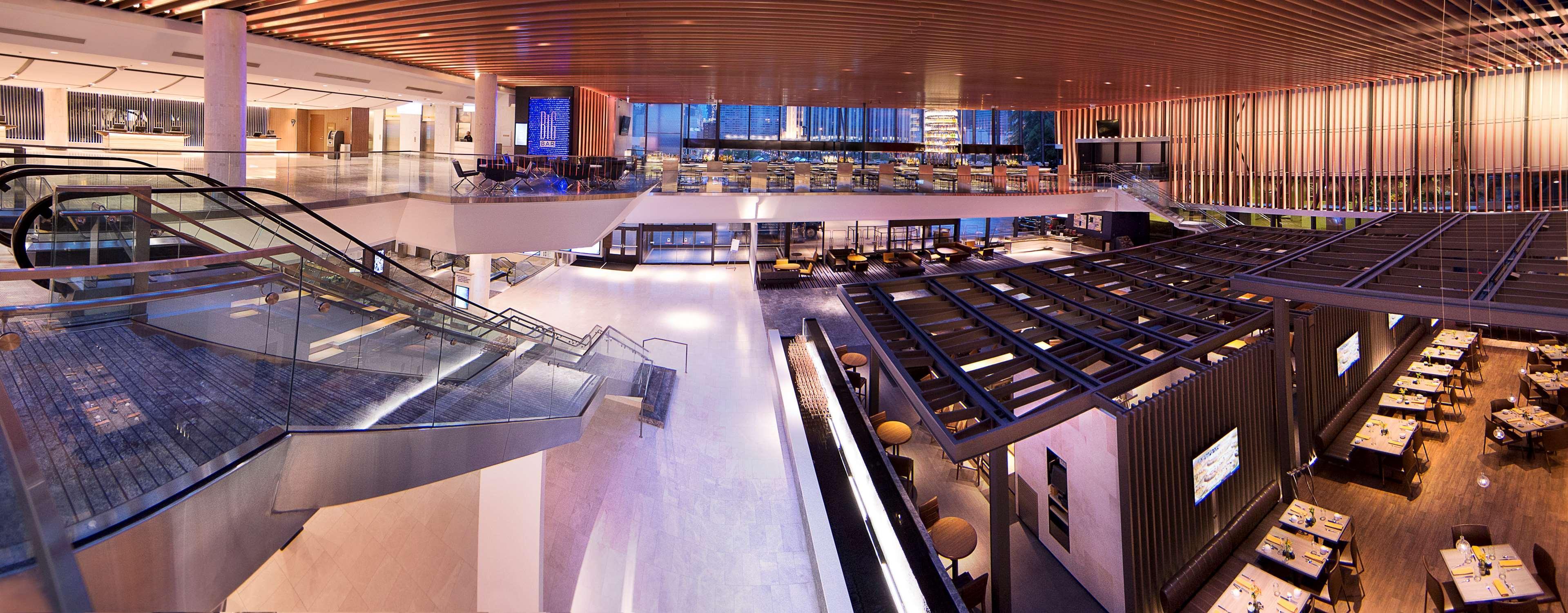 Vista Lobby Hyatt Regency Chicago