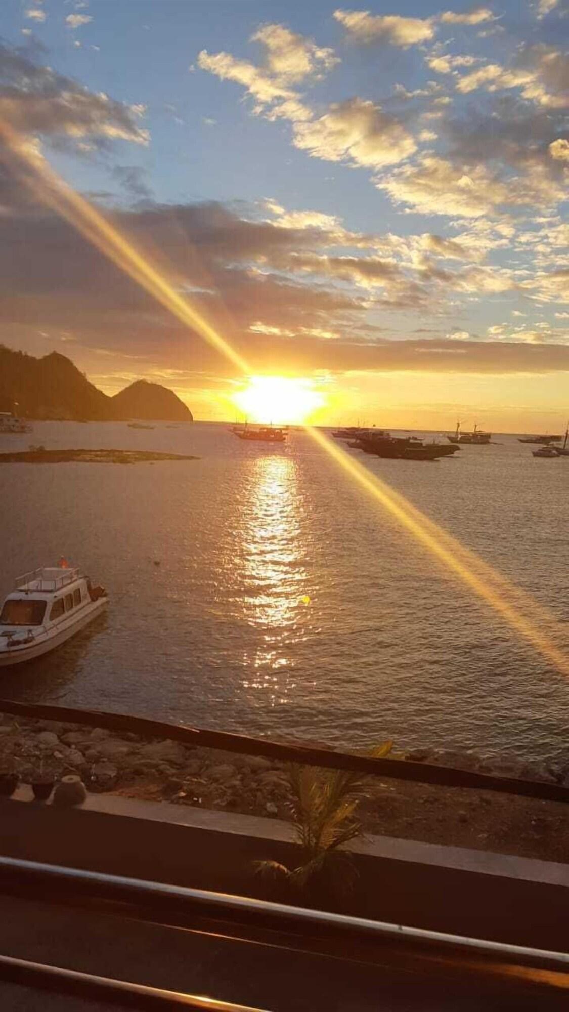 Playa Bajo Sunset Hostel