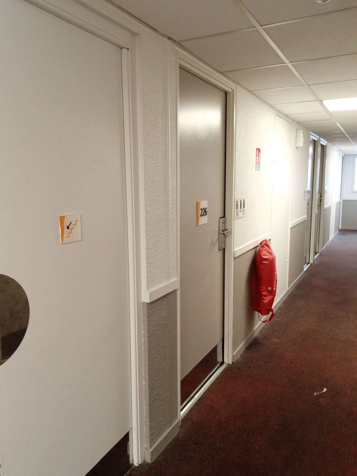 Comodidades del Alojamiento Premiere Classe Saint Brice Sous Forêt