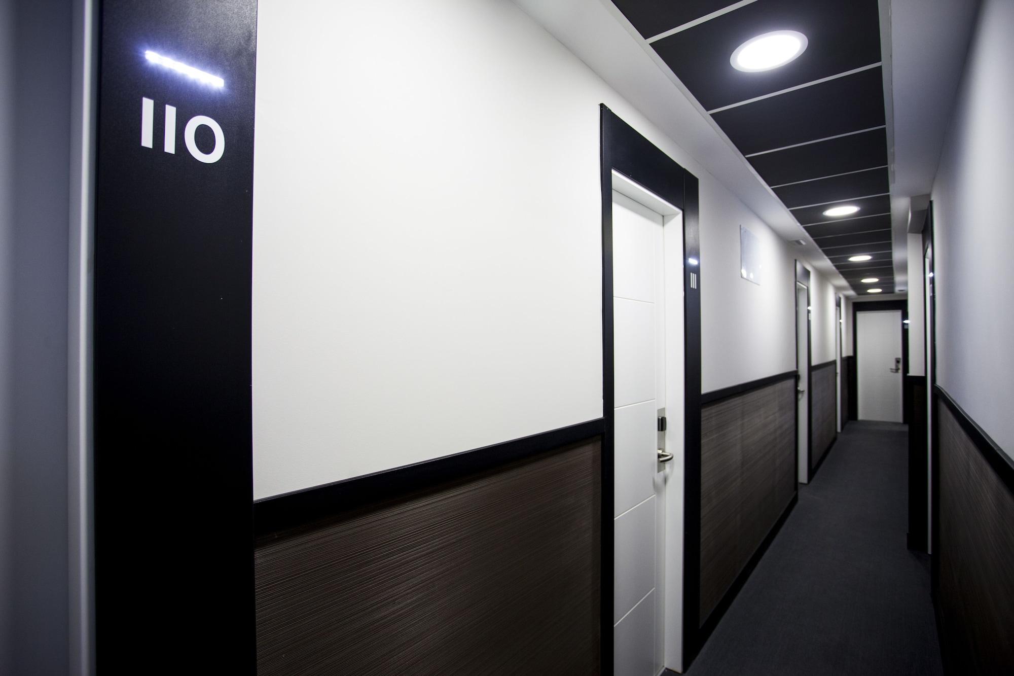 Vista Exterior Hostal CC Atocha