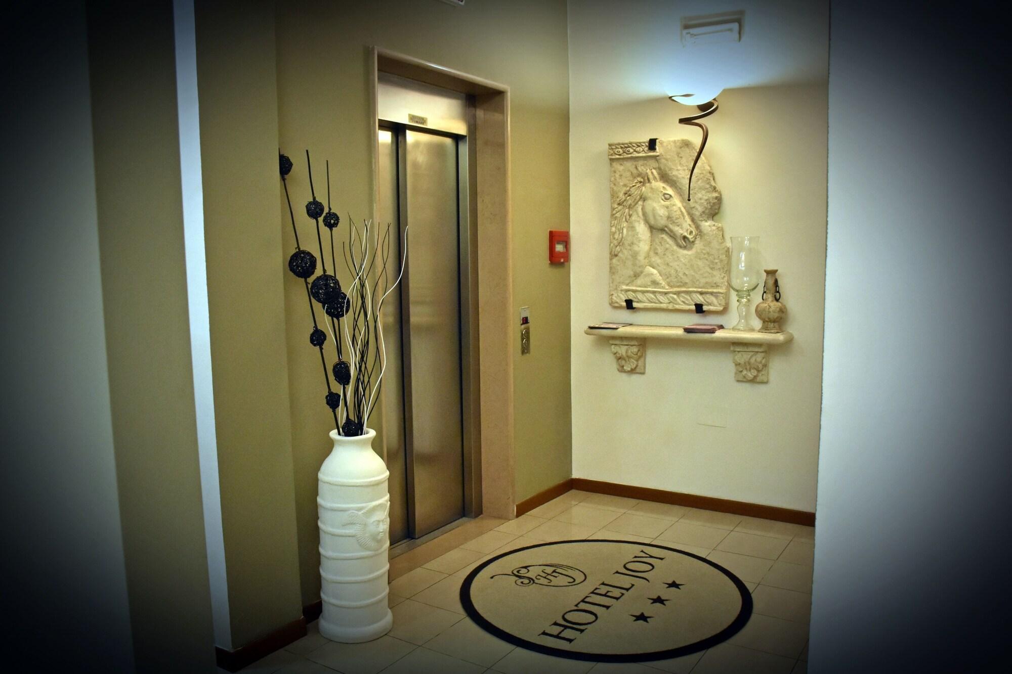 Vista Lobby Hotel Joy