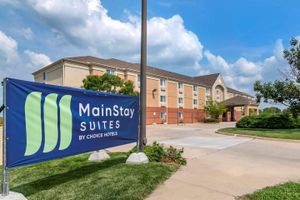 Alojamiento - MainStay Suites Emporia