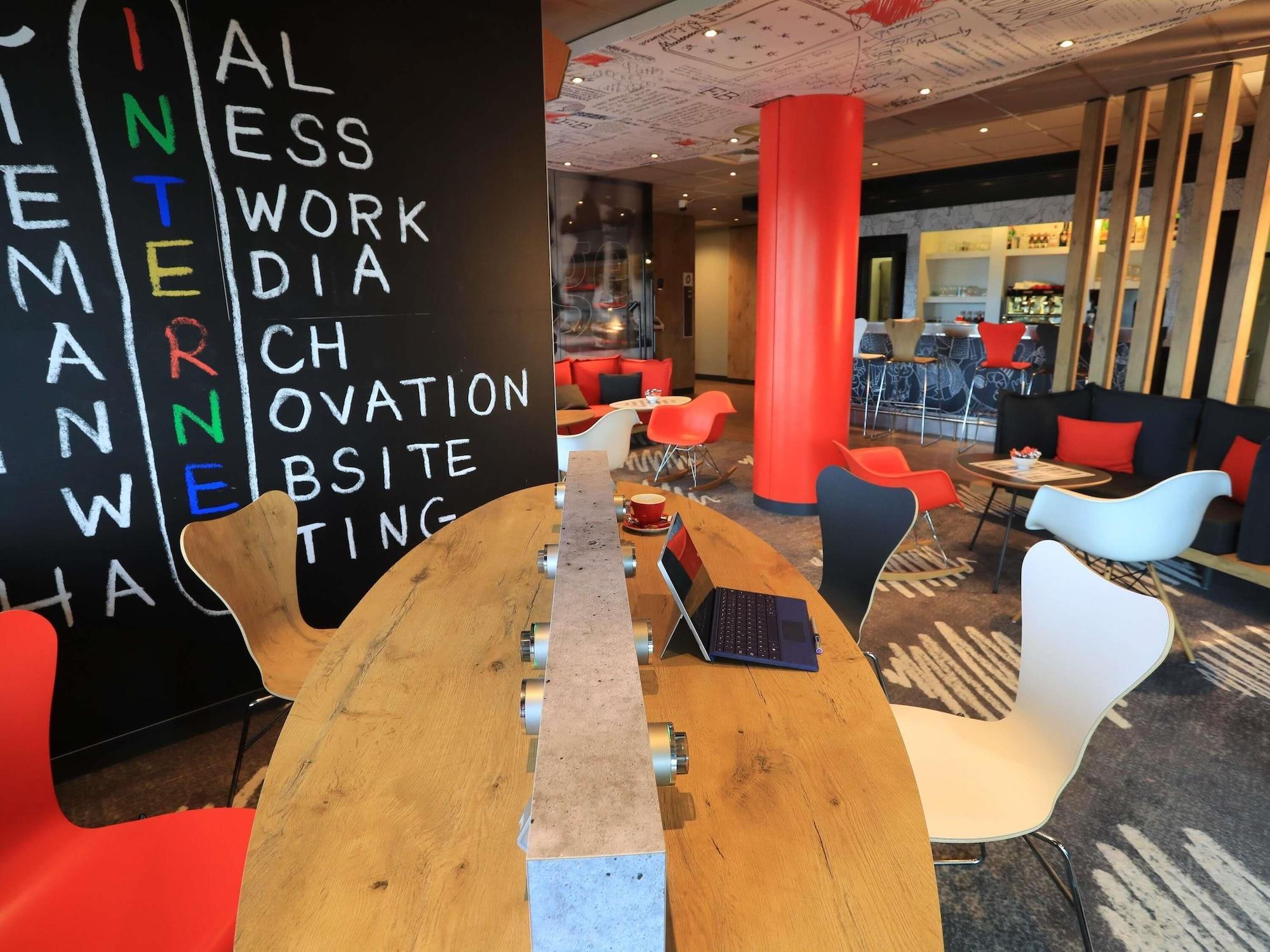 Vista Exterior ibis Aurillac