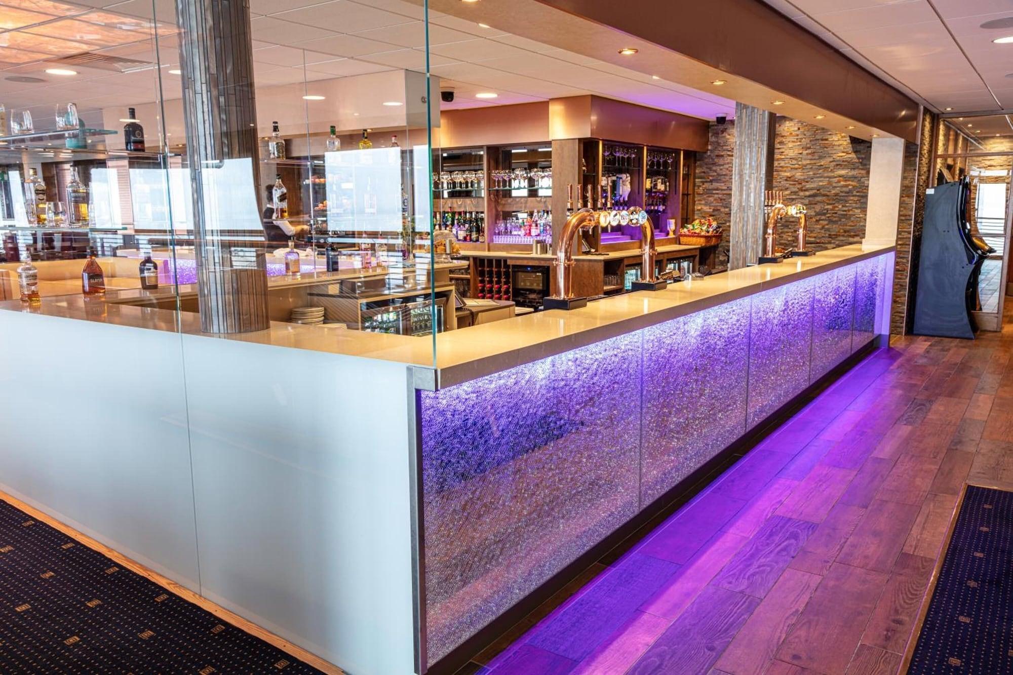 Bar/Salón The Bay Hotel