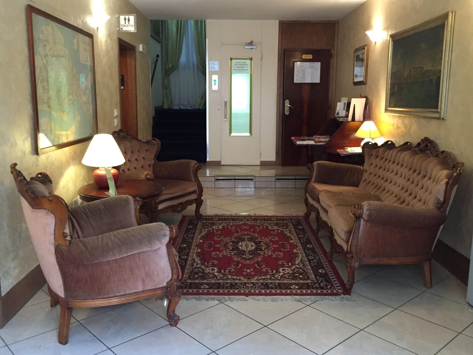Vista Lobby Malibran